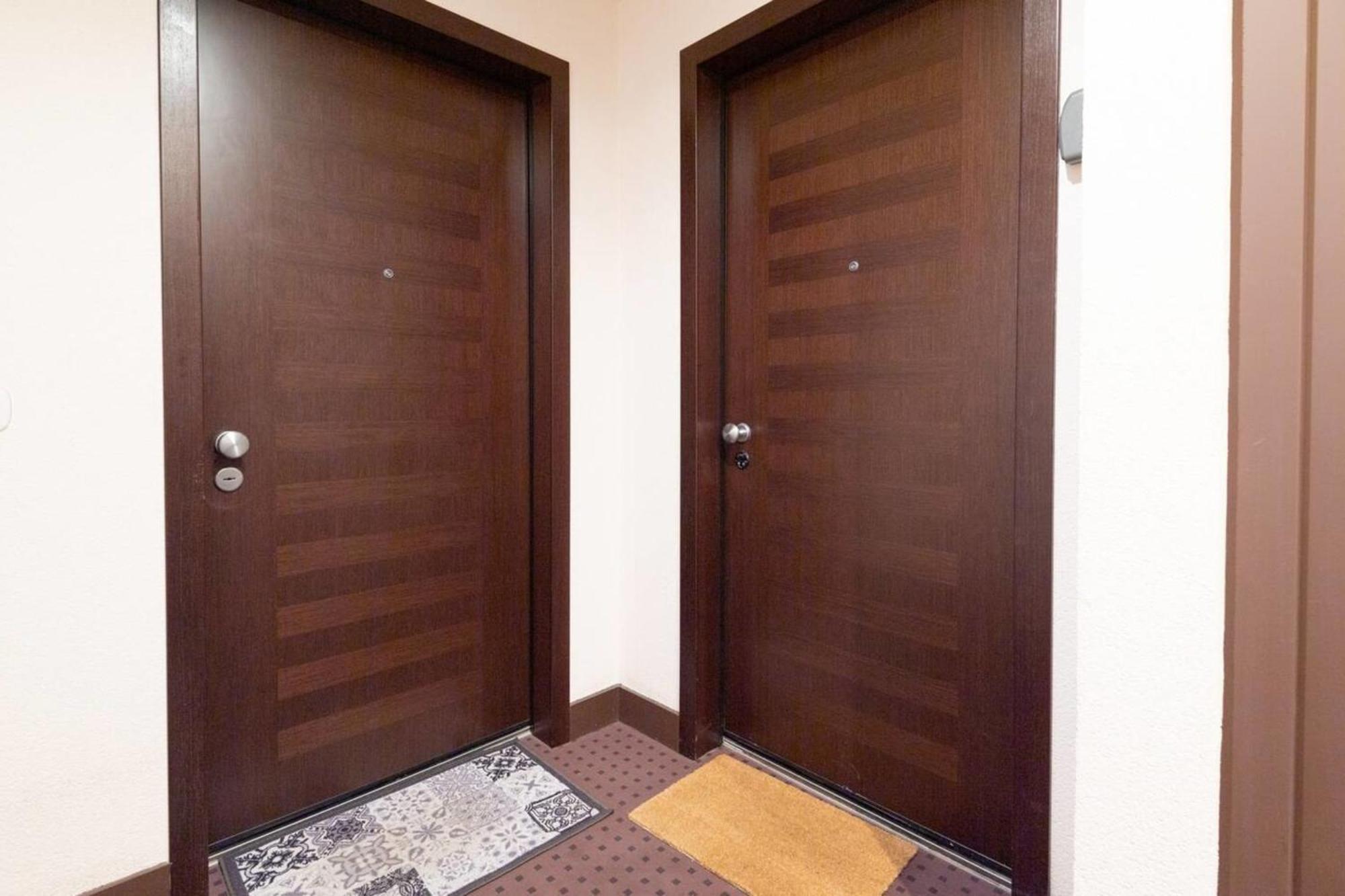 Apartment Viraya - Comfortable Flat A Stone's Throw From The *