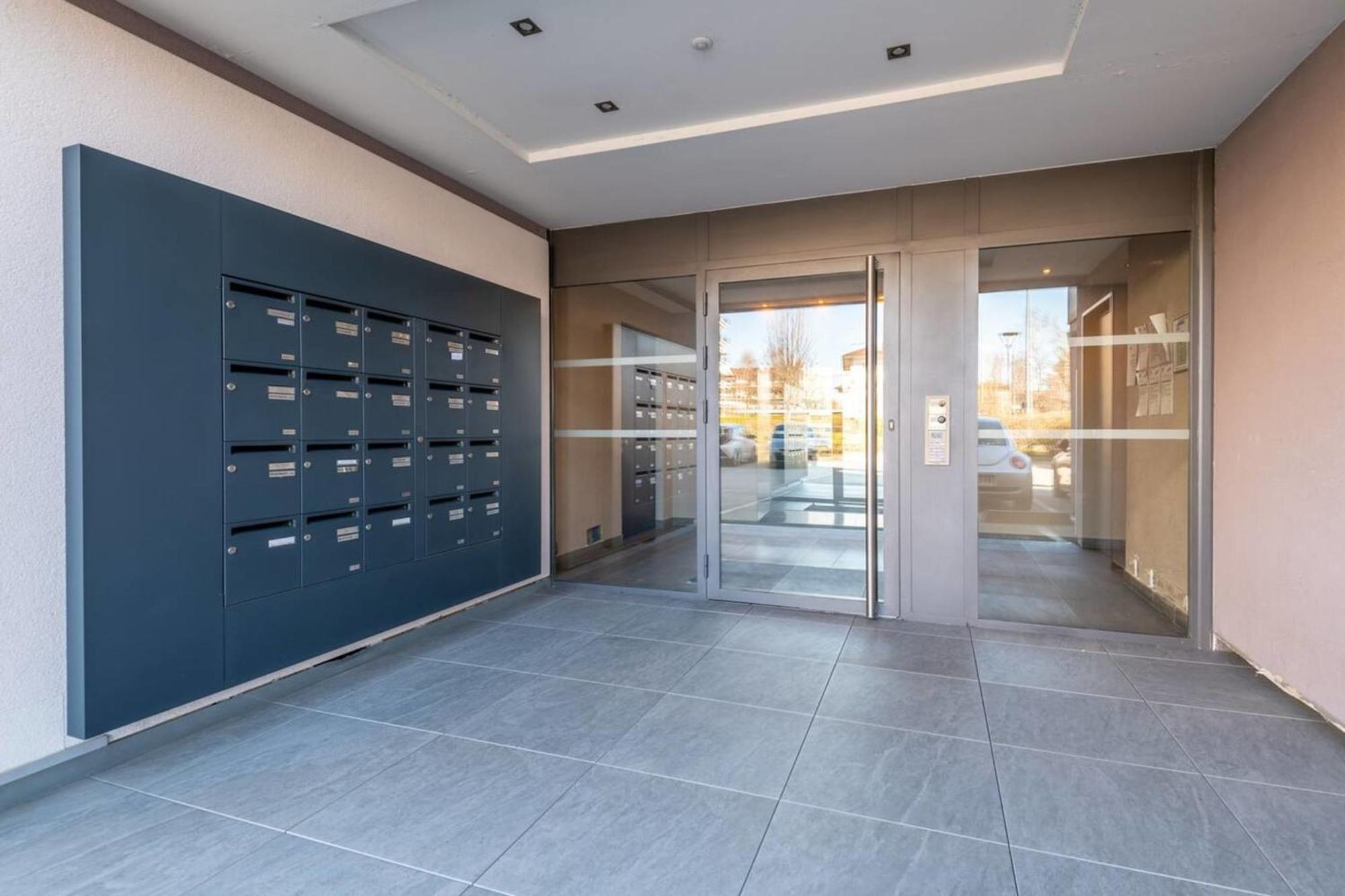 Viraya - Comfortable Flat A Stone's Throw From The
