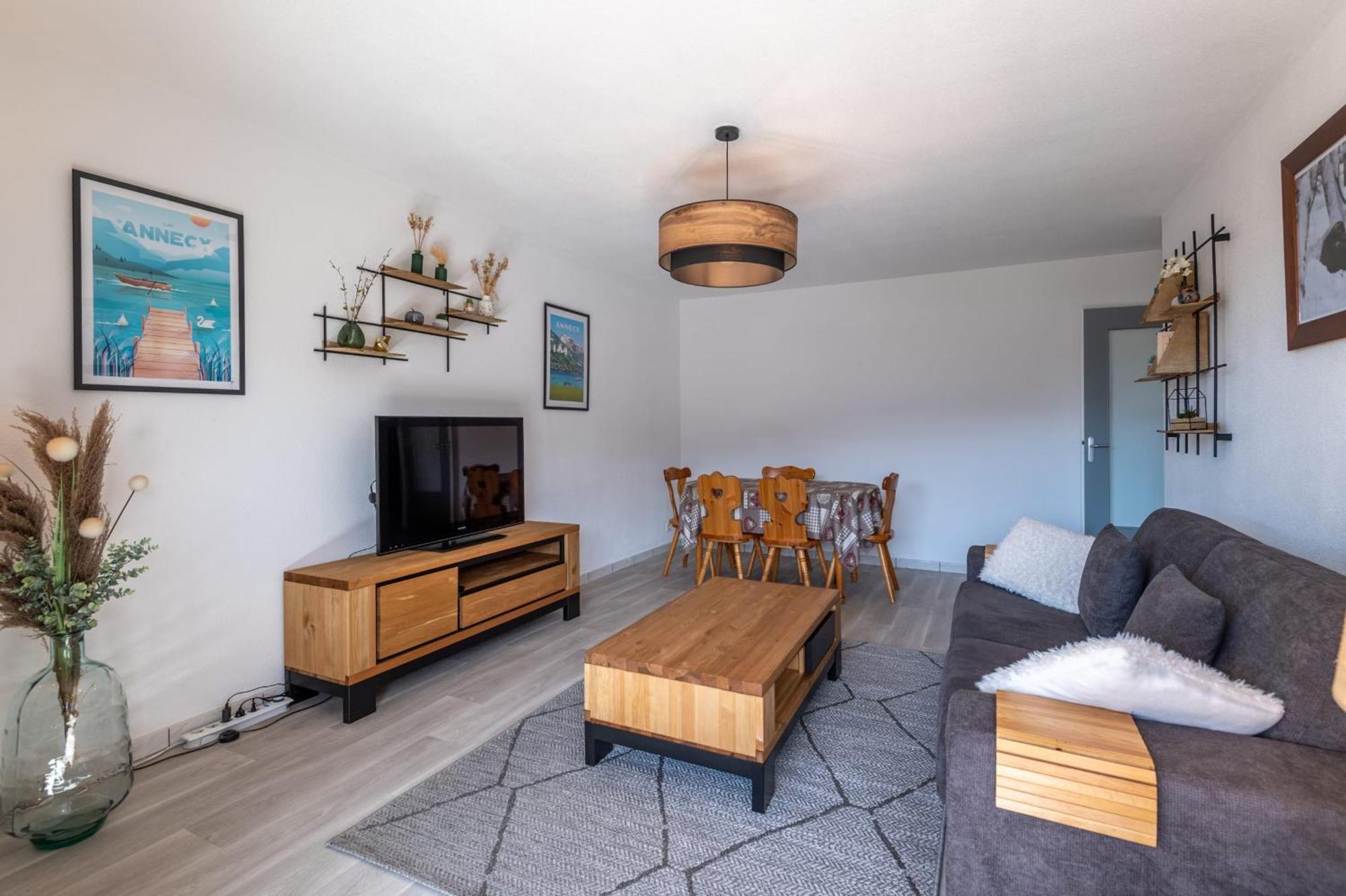 Apartamento Ducs De Savoie - Comfortable Flat A Stone's Throw From The Old Town Annecy