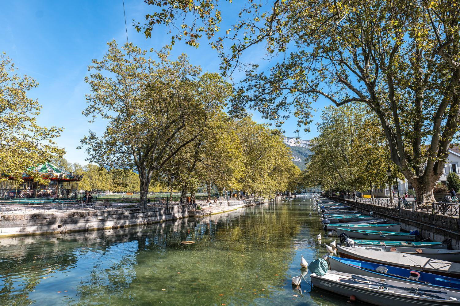 Annecy Lake Central * Annecy