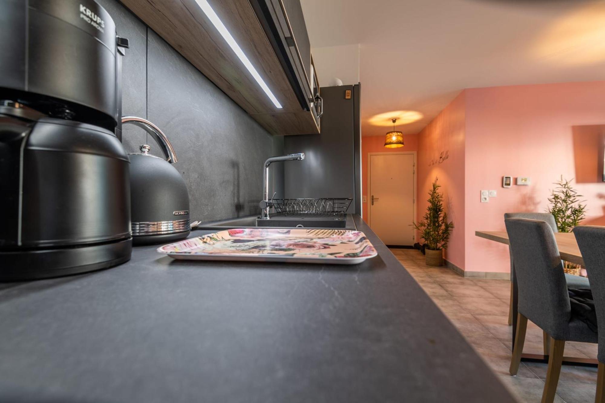 Aquarelles - Modern And Spacious