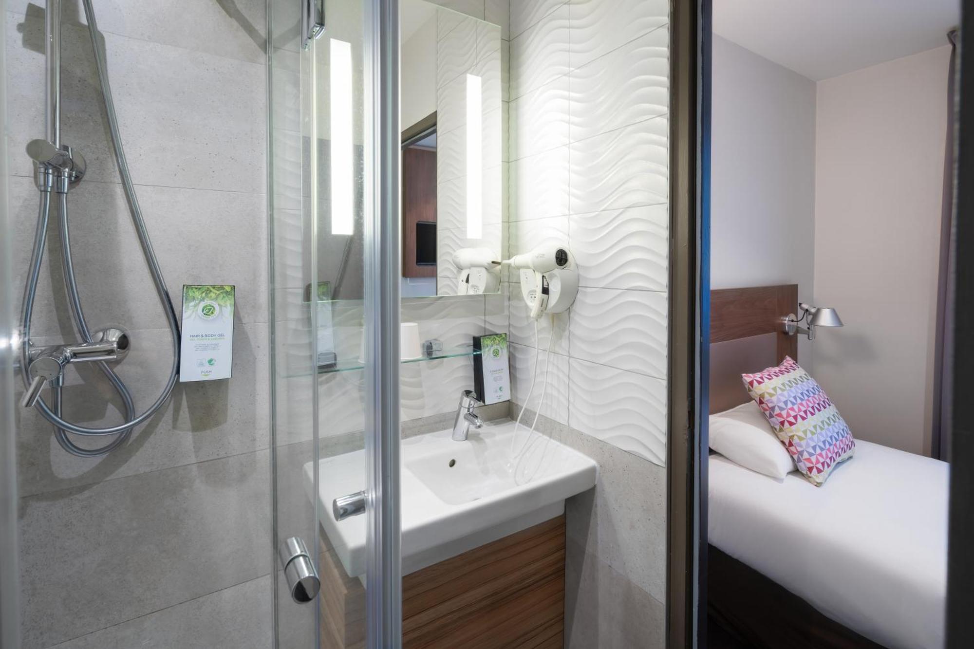 Campanile Centre - Gare Hotel Annecy