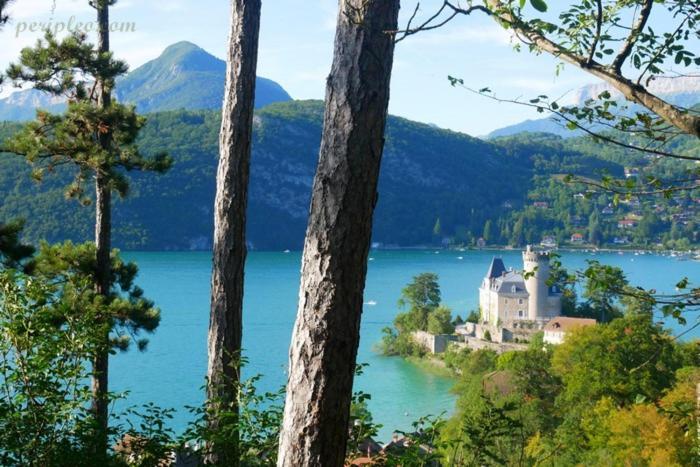 Moderne, Place Parking Prive, Emplacement Ideal A 100 M Du Lac. Apartment
