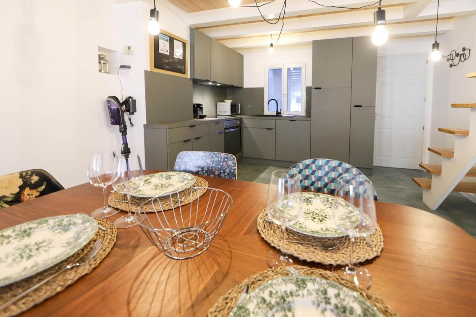Le Fleuri Pretty Triplex In The Old Town Apartment