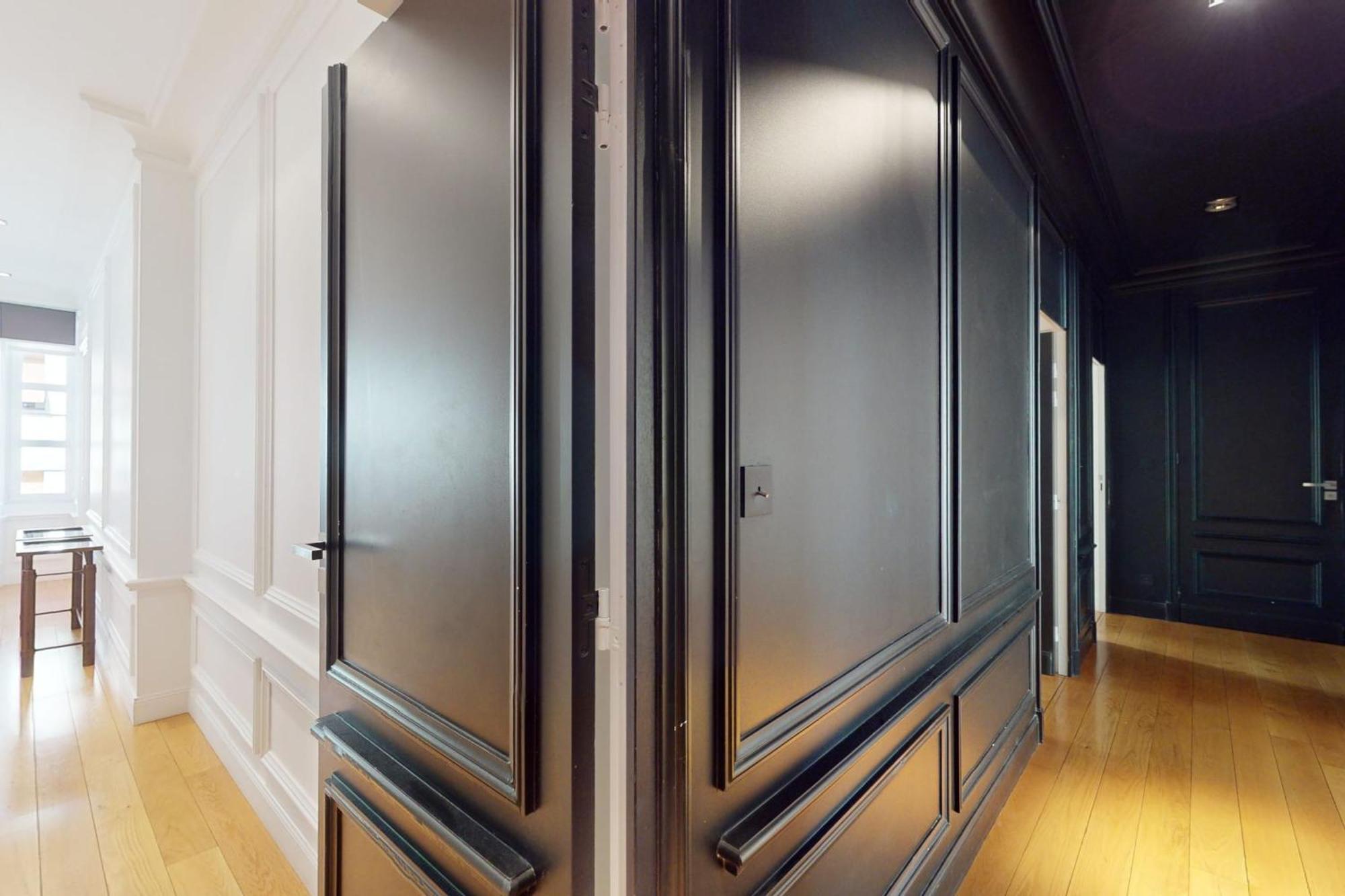 Le N 10 - Of 200 Sqm With Patio Of 35 Square Meters In Old Town Apartment *