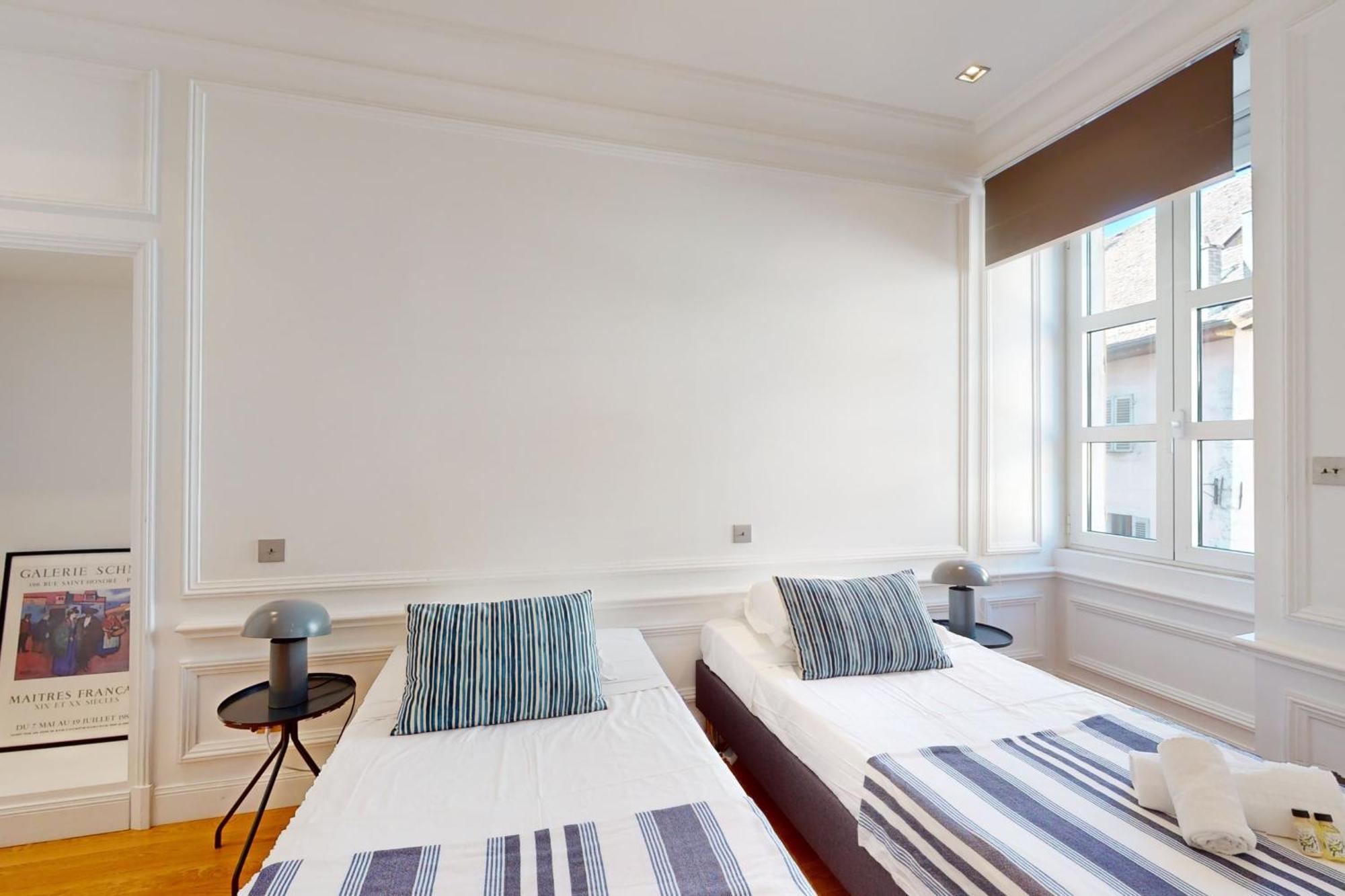 Le N 10 - Of 200 Sqm With Patio Of 35 Square Meters In Old Town Annecy