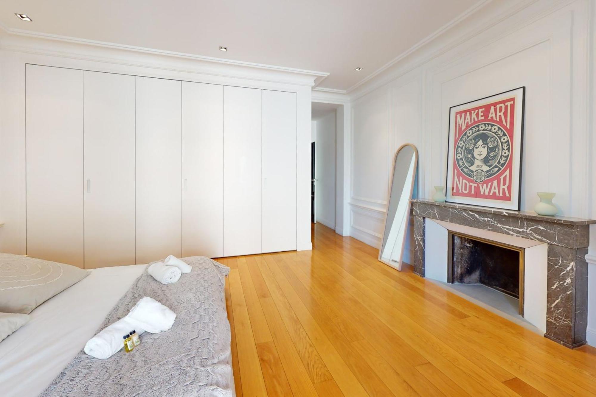 Le N 10 - Of 200 Sqm With Patio Of 35 Square Meters In Old Town Apartment