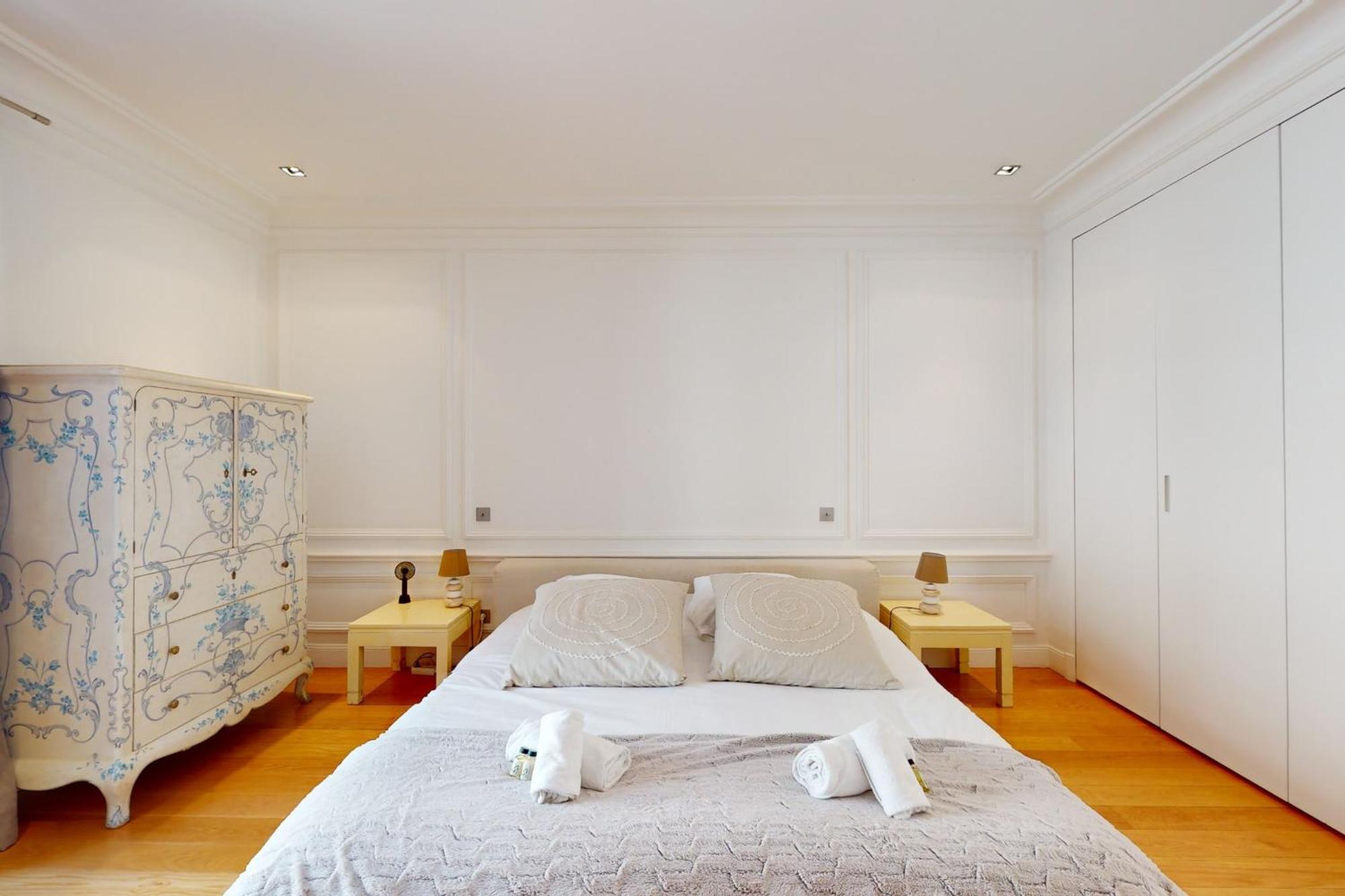 Le N 10 - Of 200 Sqm With Patio Of 35 Square Meters In Old Town