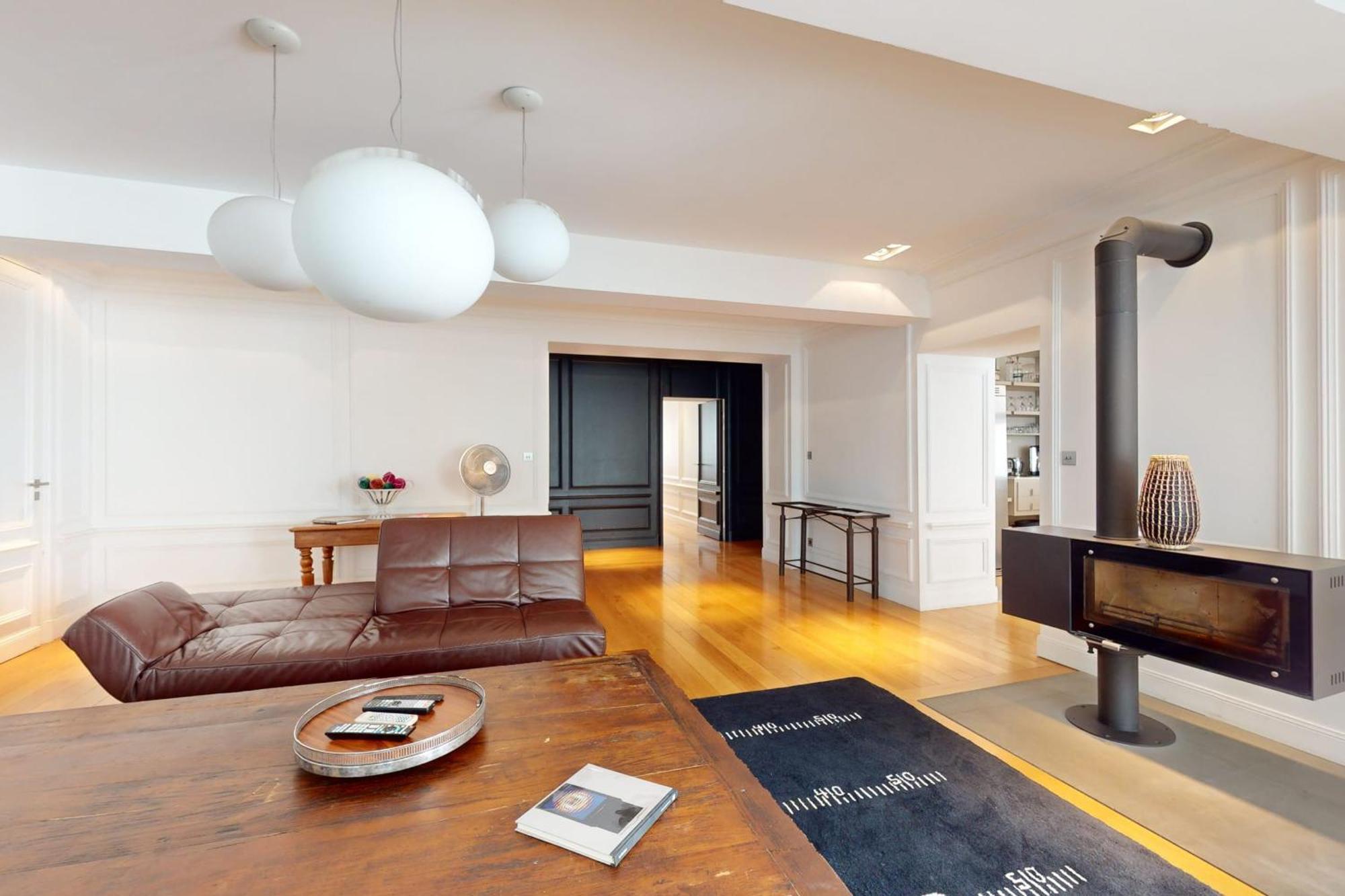 Apartment Le N 10 - Of 200 Sqm With Patio Of 35 Square Meters In Old Town Annecy