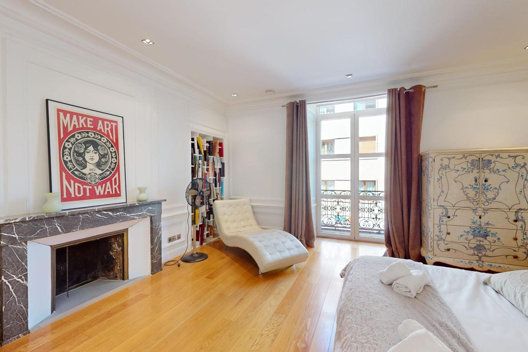 Le N 10 - Of 200 Sqm With Patio Of 35 Square Meters In Old Town