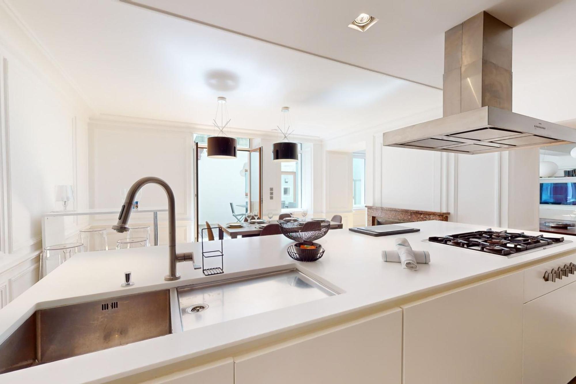 Apartment Le N 10 - Of 200 Sqm With Patio Of 35 Square Meters In Old Town *