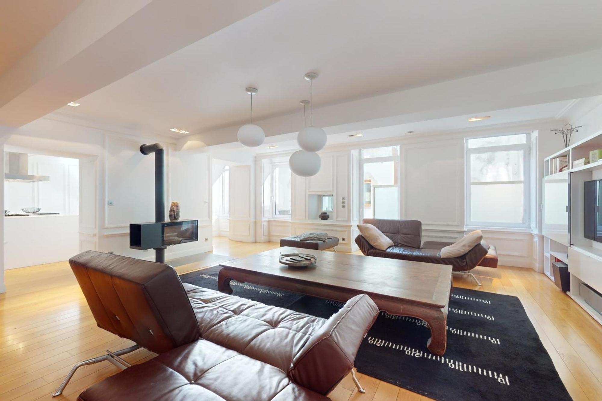 Le N 10 - Of 200 Sqm With Patio Of 35 Square Meters In Old Town Annecy