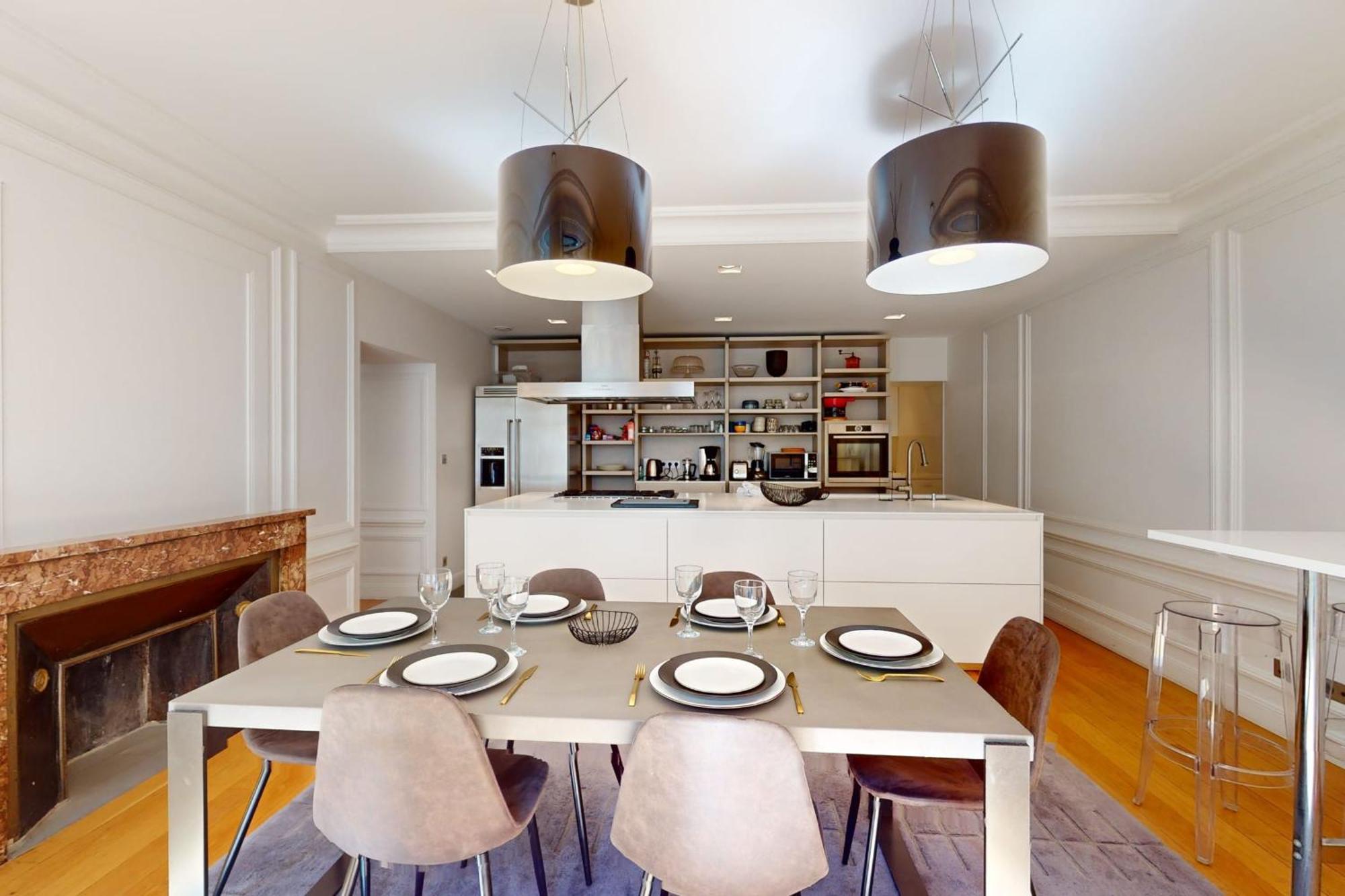 Apartment Le N 10 - Of 200 Sqm With Patio Of 35 Square Meters In Old Town Annecy