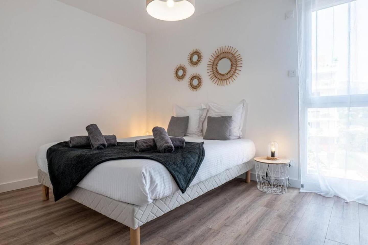 Appartement La Belle Vue - Garage Terrasse Wi-fi Netflix Disney+ *