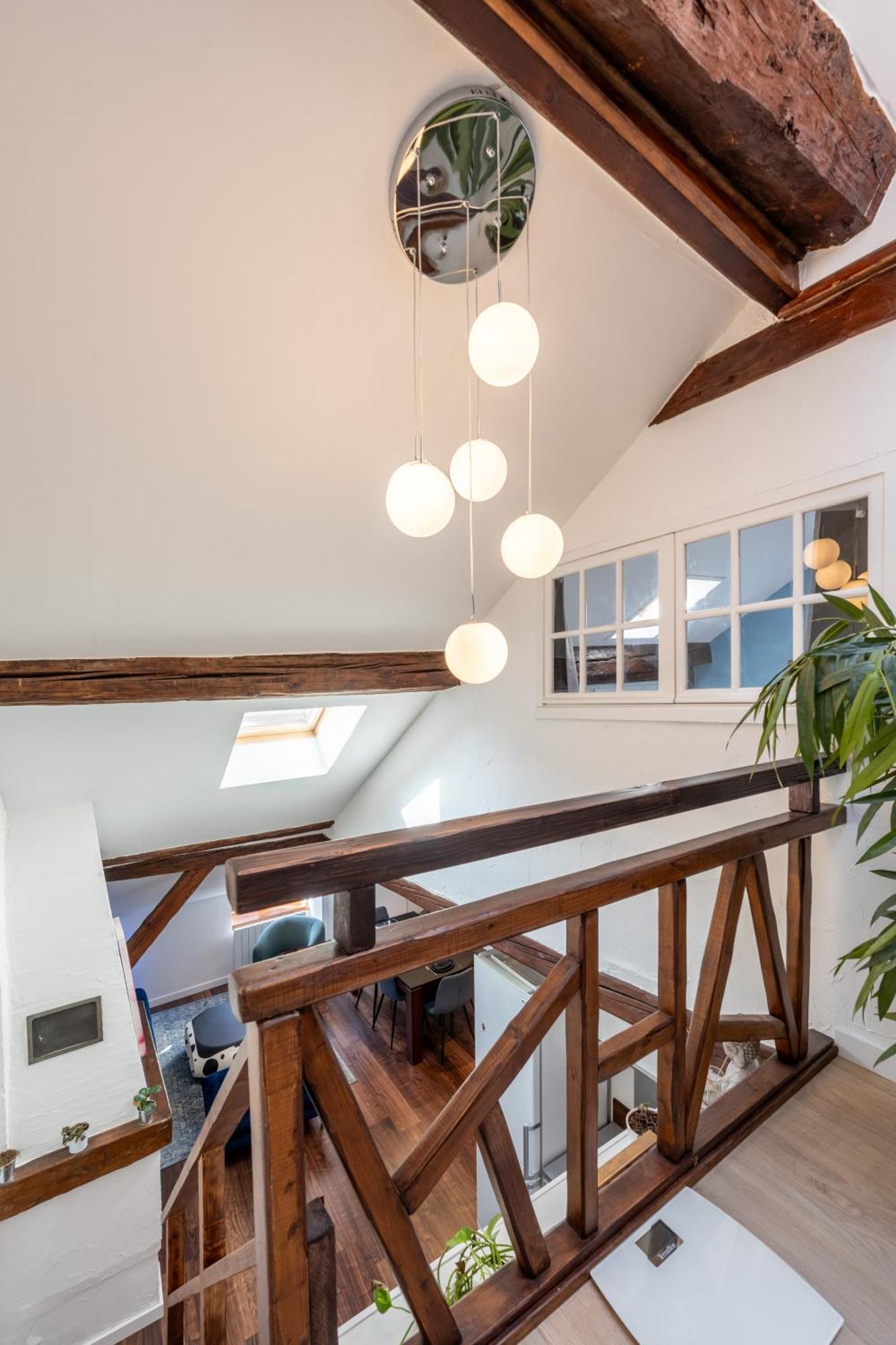 Sous Les Toits D'annecy, Un Irresistible Pour 1 A 6 Personnes En Plein Coeur De * Annecy