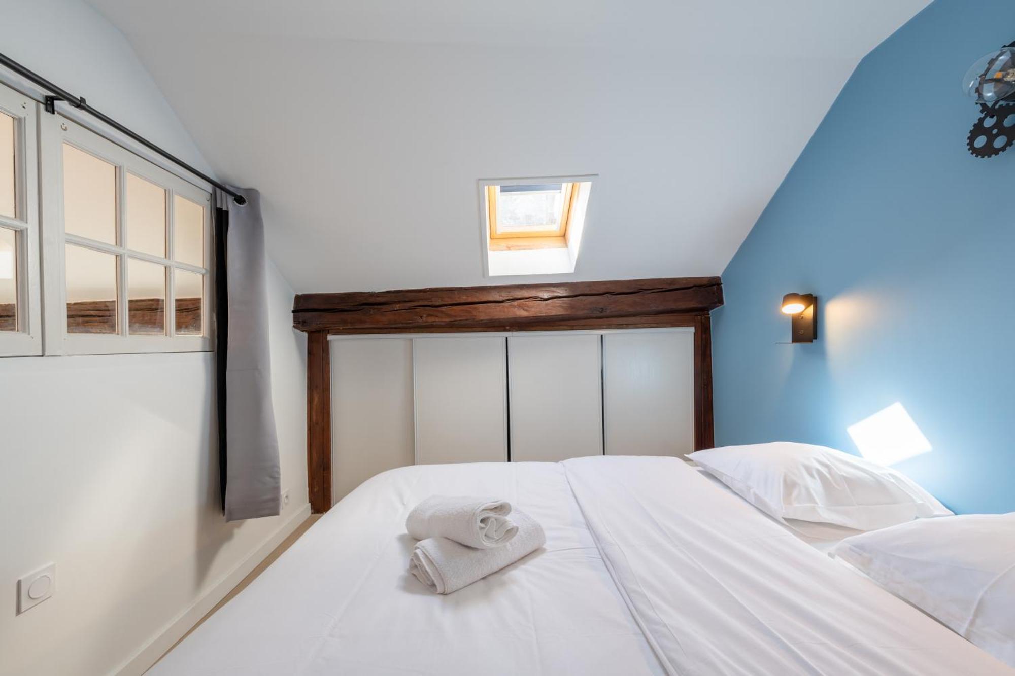 Apartment Sous Les Toits D'annecy, Un Irresistible Pour 1 A 6 Personnes En Plein Coeur De *