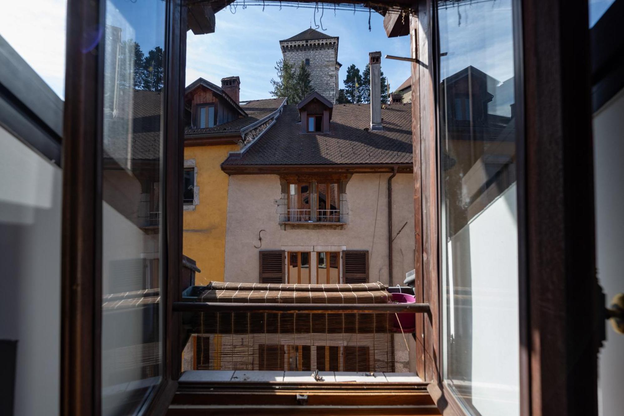 Sous Les Toits D'annecy, Un Irresistible Pour 1 A 6 Personnes En Plein Coeur De * Annecy