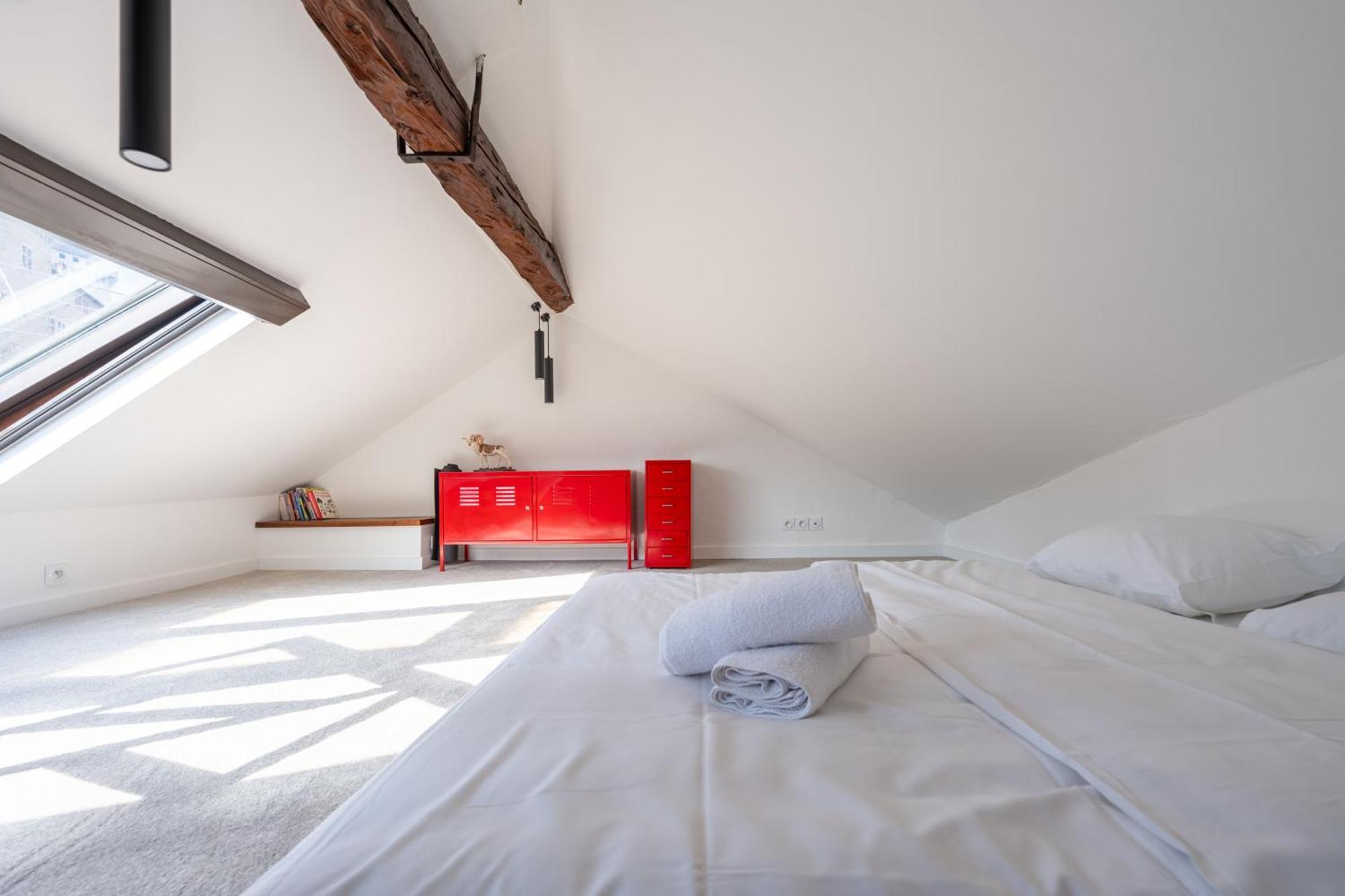 Sous Les Toits D'annecy, Un Irresistible Pour 1 A 6 Personnes En Plein Coeur De Annecy