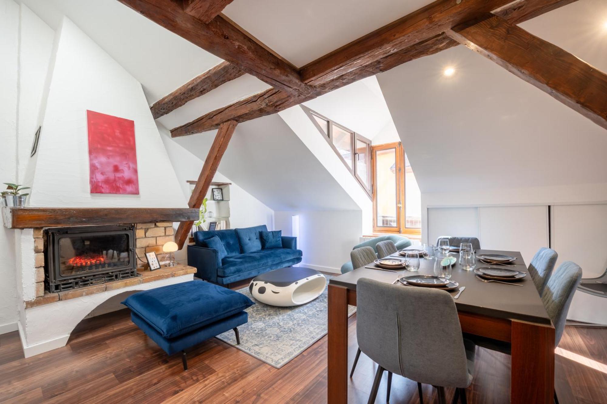 Sous Les Toits D'annecy, Un Irresistible Pour 1 A 6 Personnes En Plein Coeur De Apartment