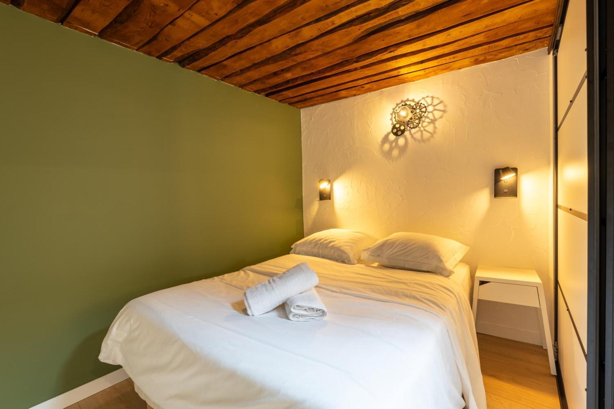 Apartment Sous Les Toits D'annecy, Un Irresistible Pour 1 A 6 Personnes En Plein Coeur De *