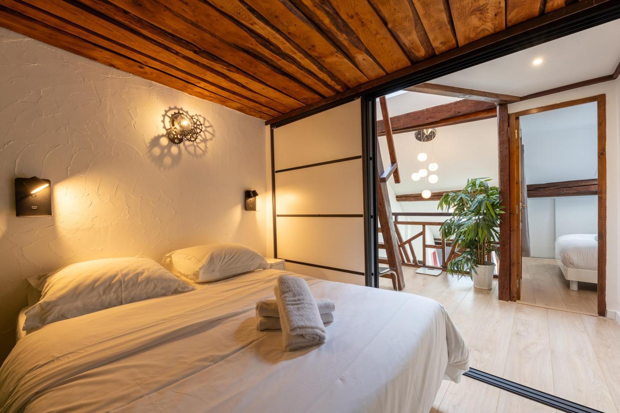 Sous Les Toits D'annecy, Un Irresistible Pour 1 A 6 Personnes En Plein Coeur De Apartment Annecy
