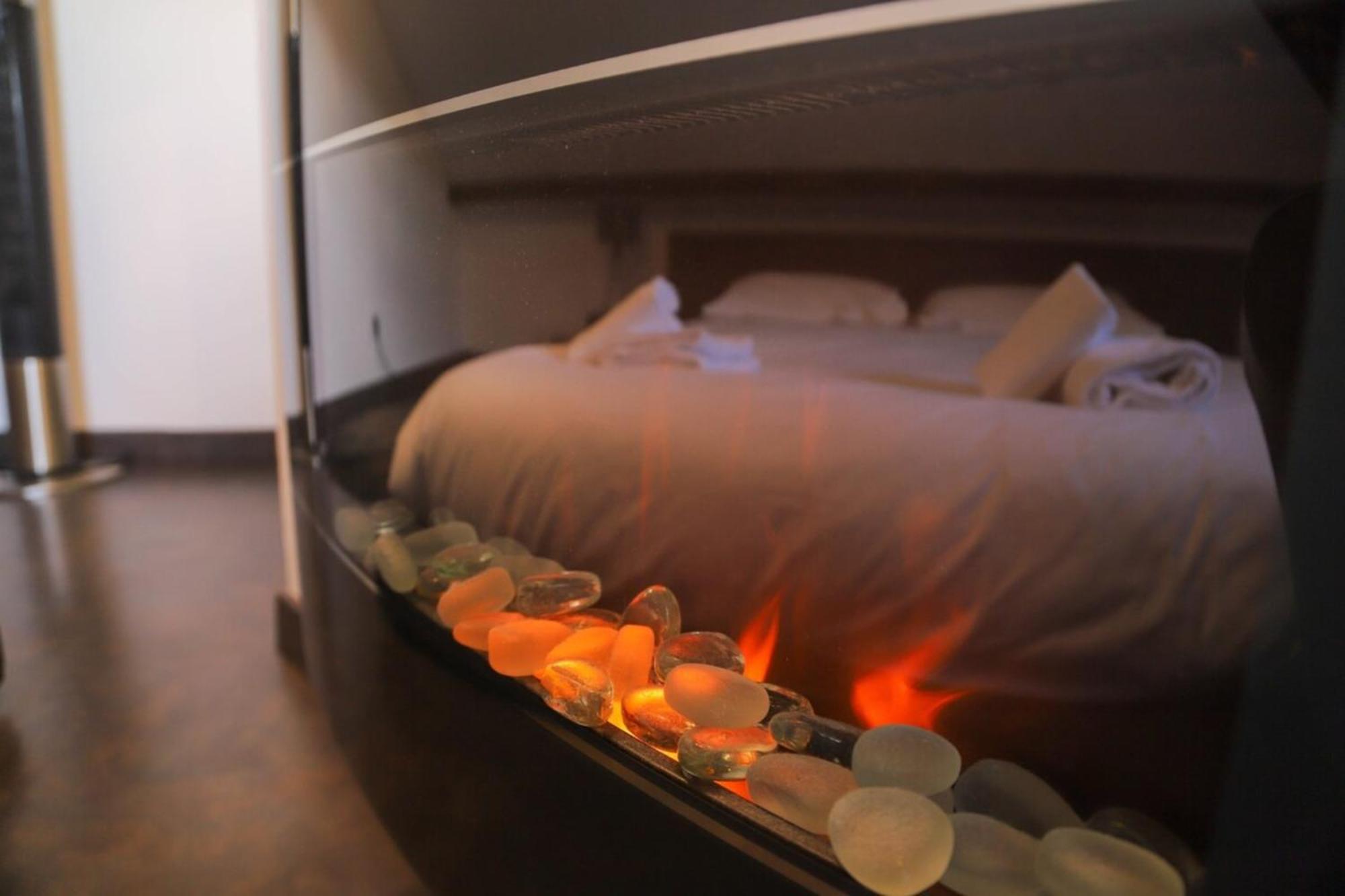 2 Bd With Sauna In The Center Of