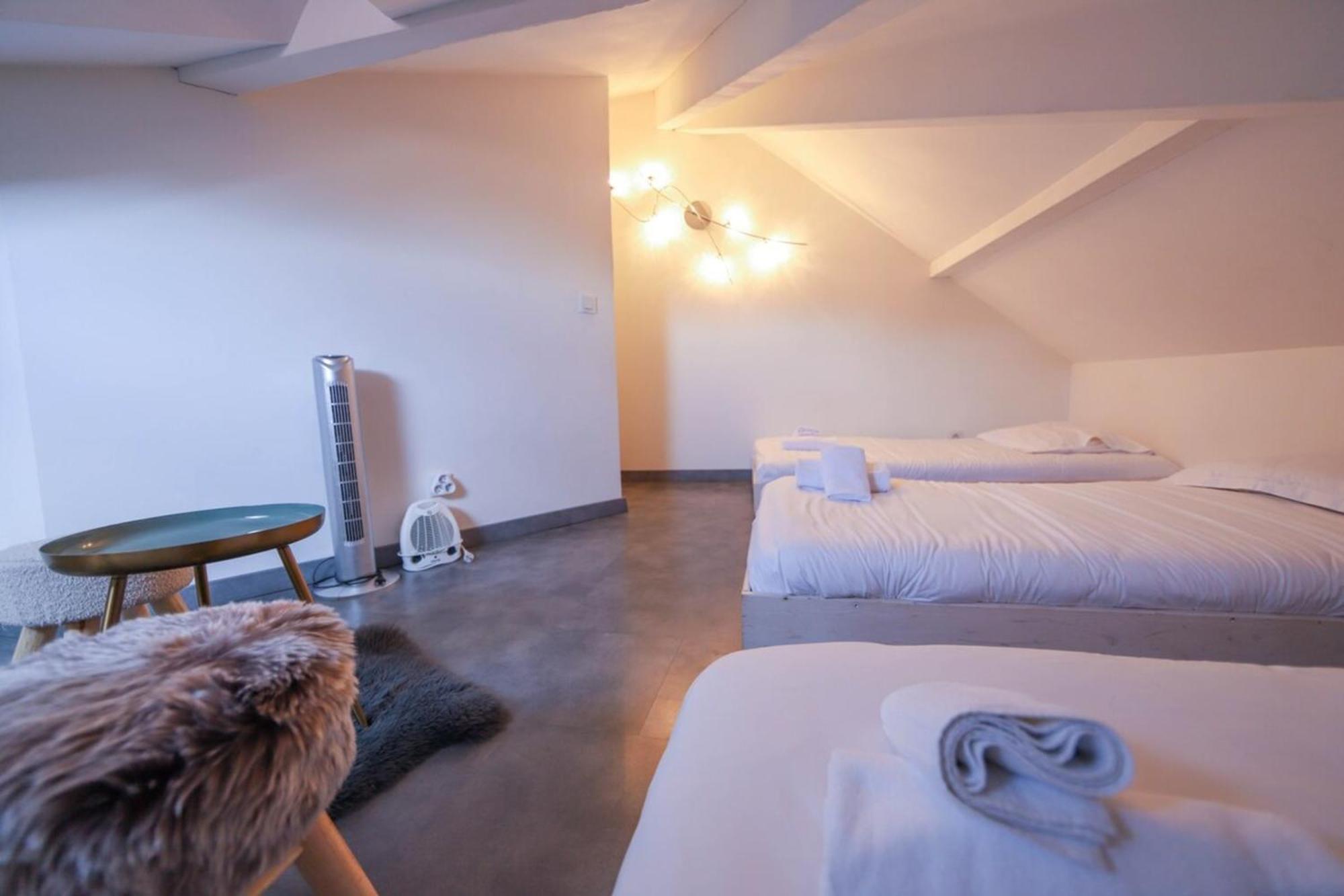 2 Bd With Sauna In The Center Of