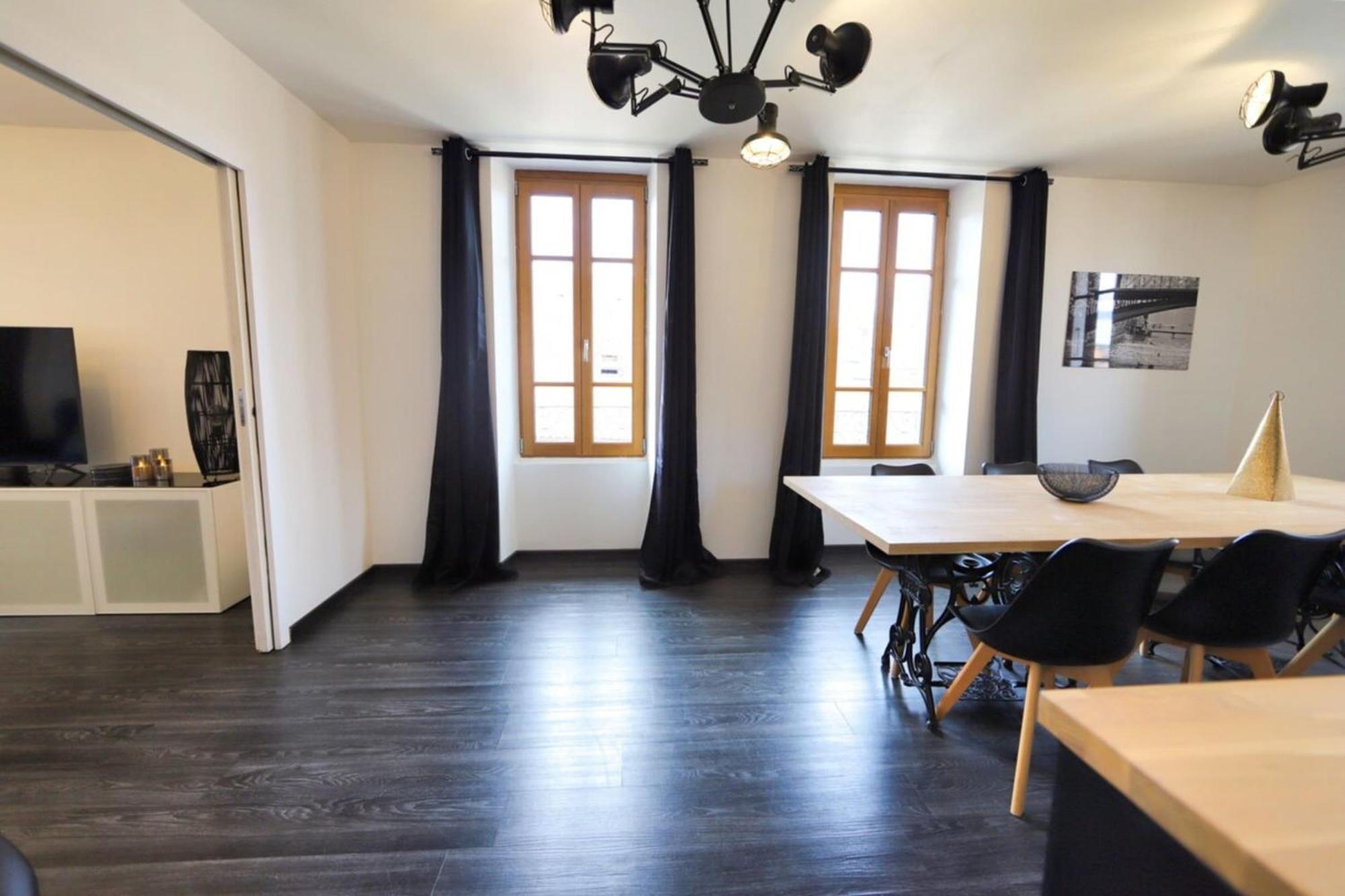 2 Bd With Sauna In The Center Of