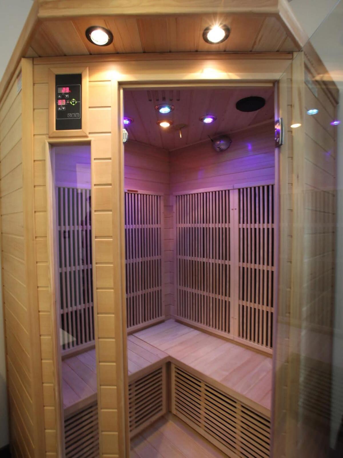 2 Bd With Sauna In The Center Of *