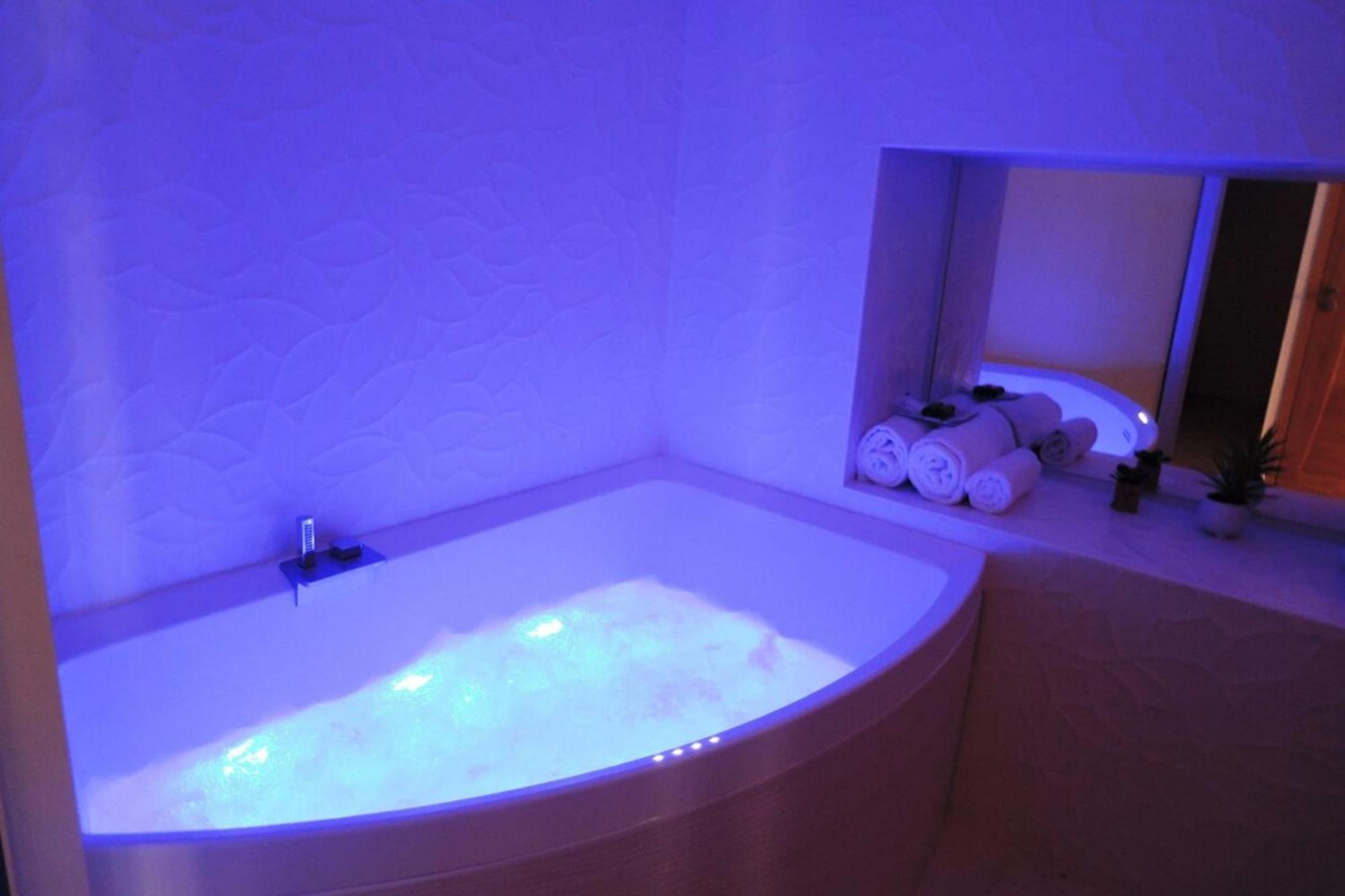 Apartment L'eau Vive Jacuzzi Et Sauna En Vieille 5 *