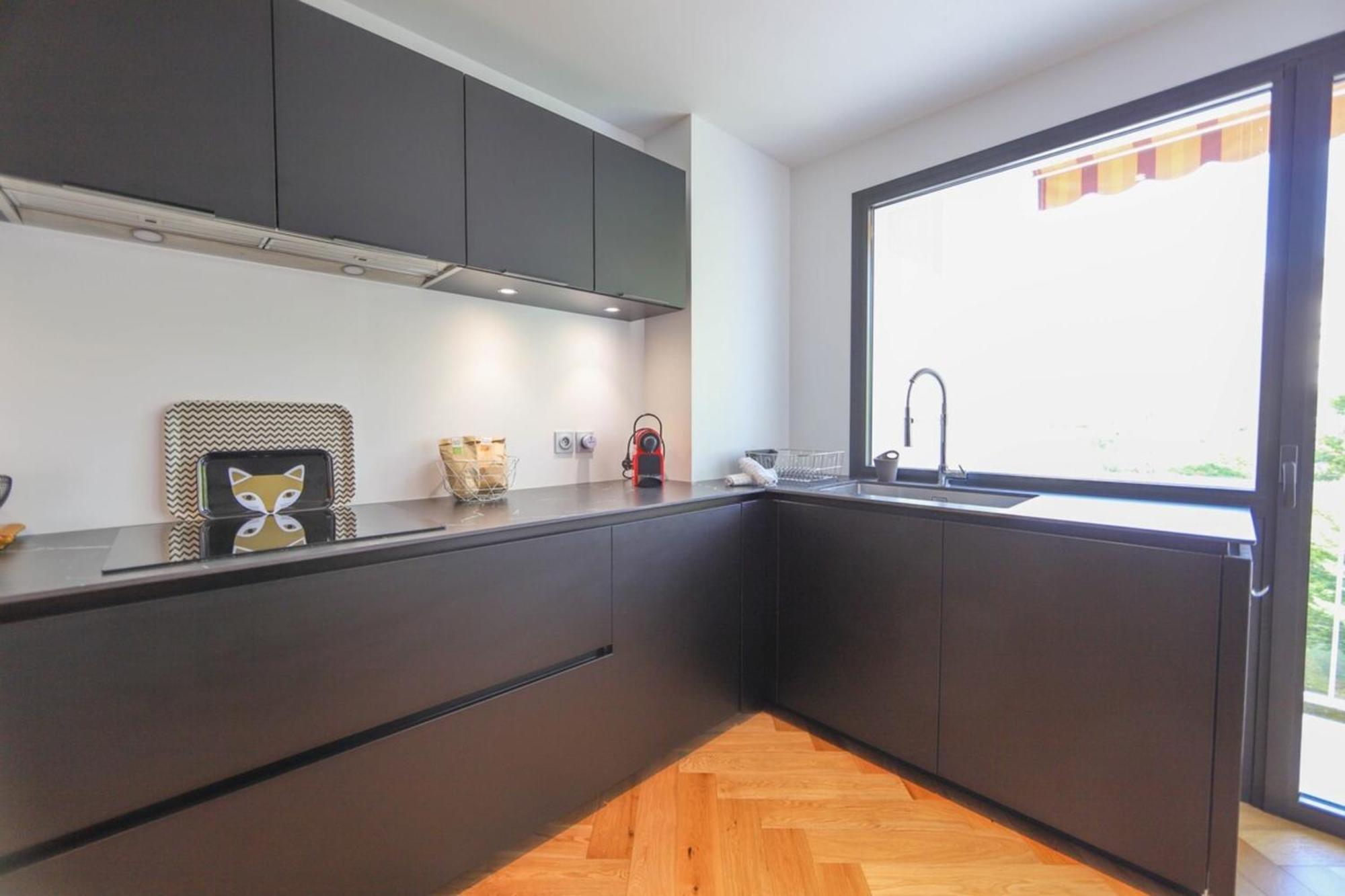Le Superbe - T4 Avec Parking A 5 Min Du - 4 Appartement