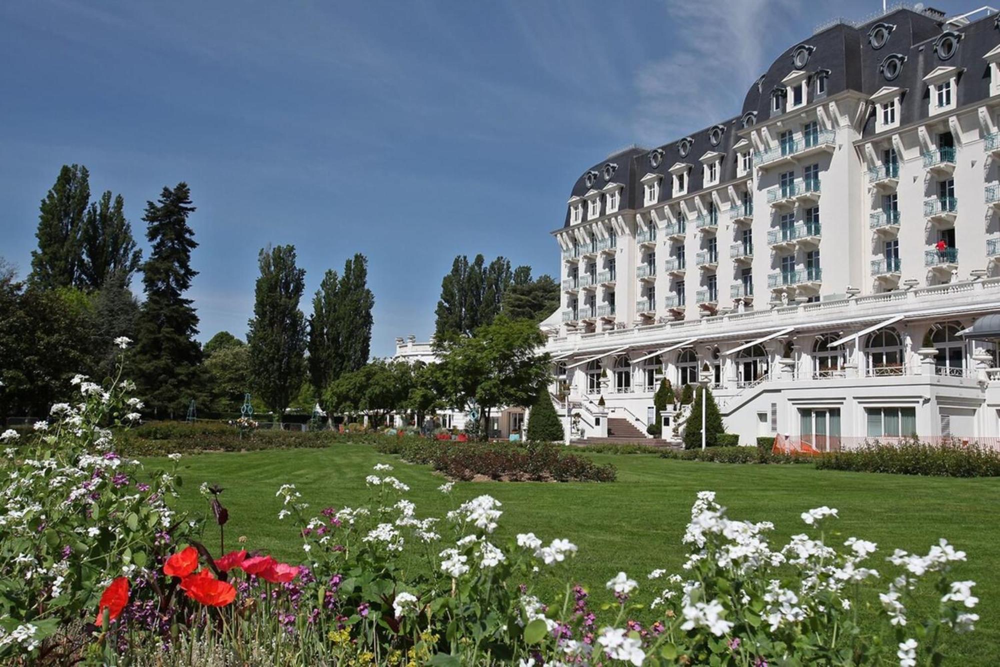 W Car Park Near Downtown And Apartamento Annecy