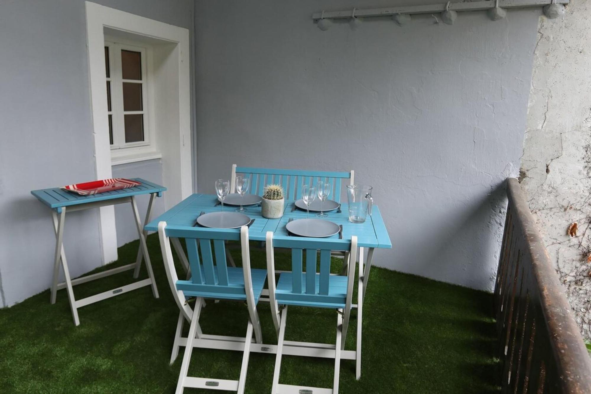55 M2 With Big Terrace In Downtown