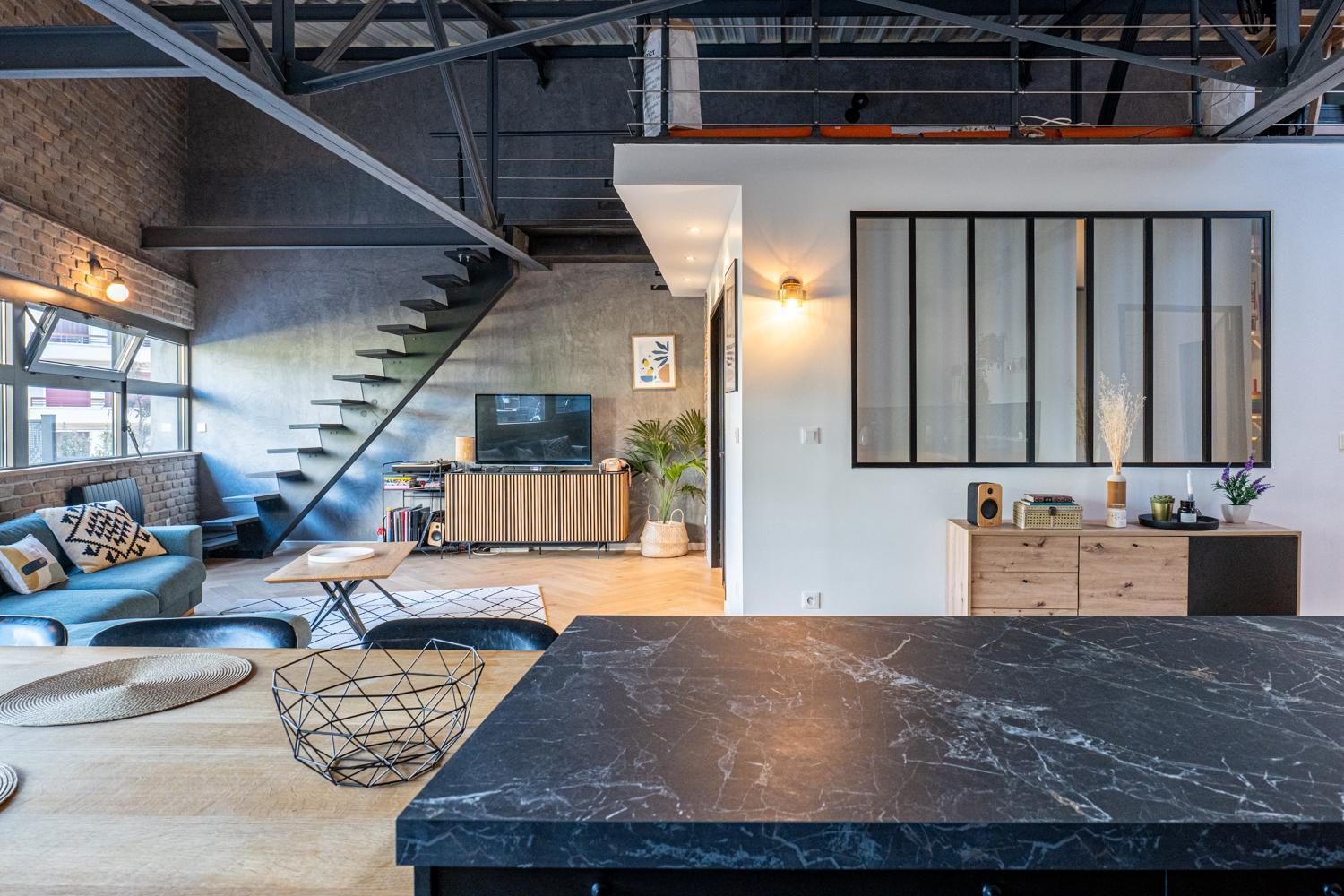 Loft Story In *