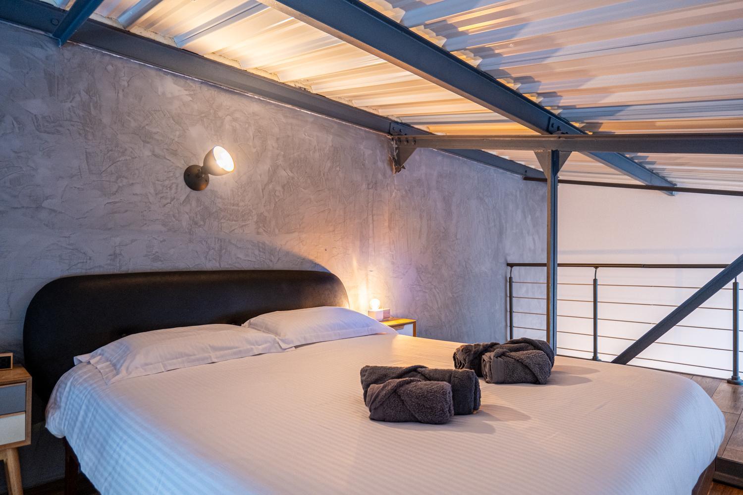 Apartment Loft Story In *