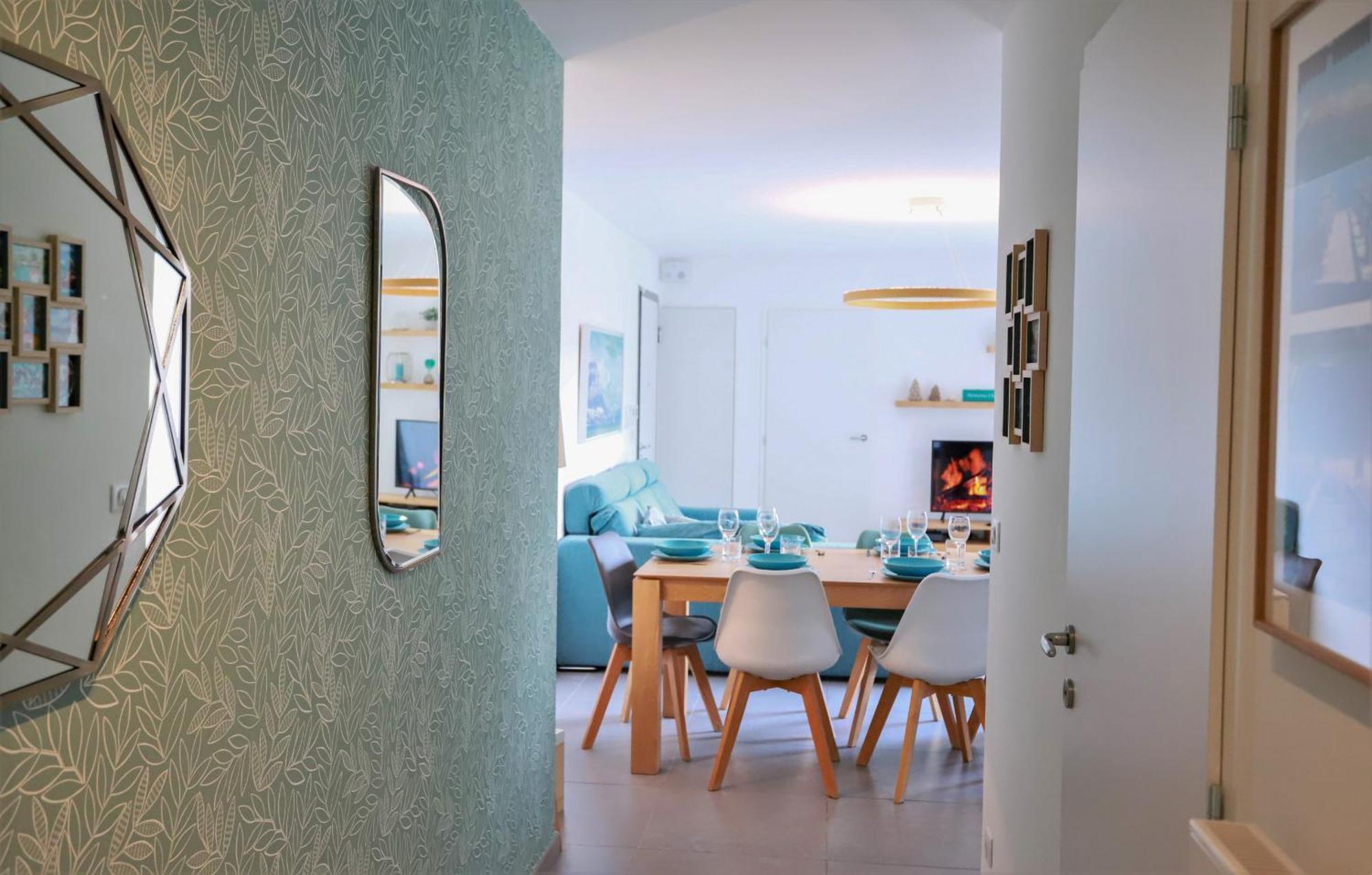 Le Bleu Du Lac: Lakeside Serenity With Private Parking Apartment Annecy