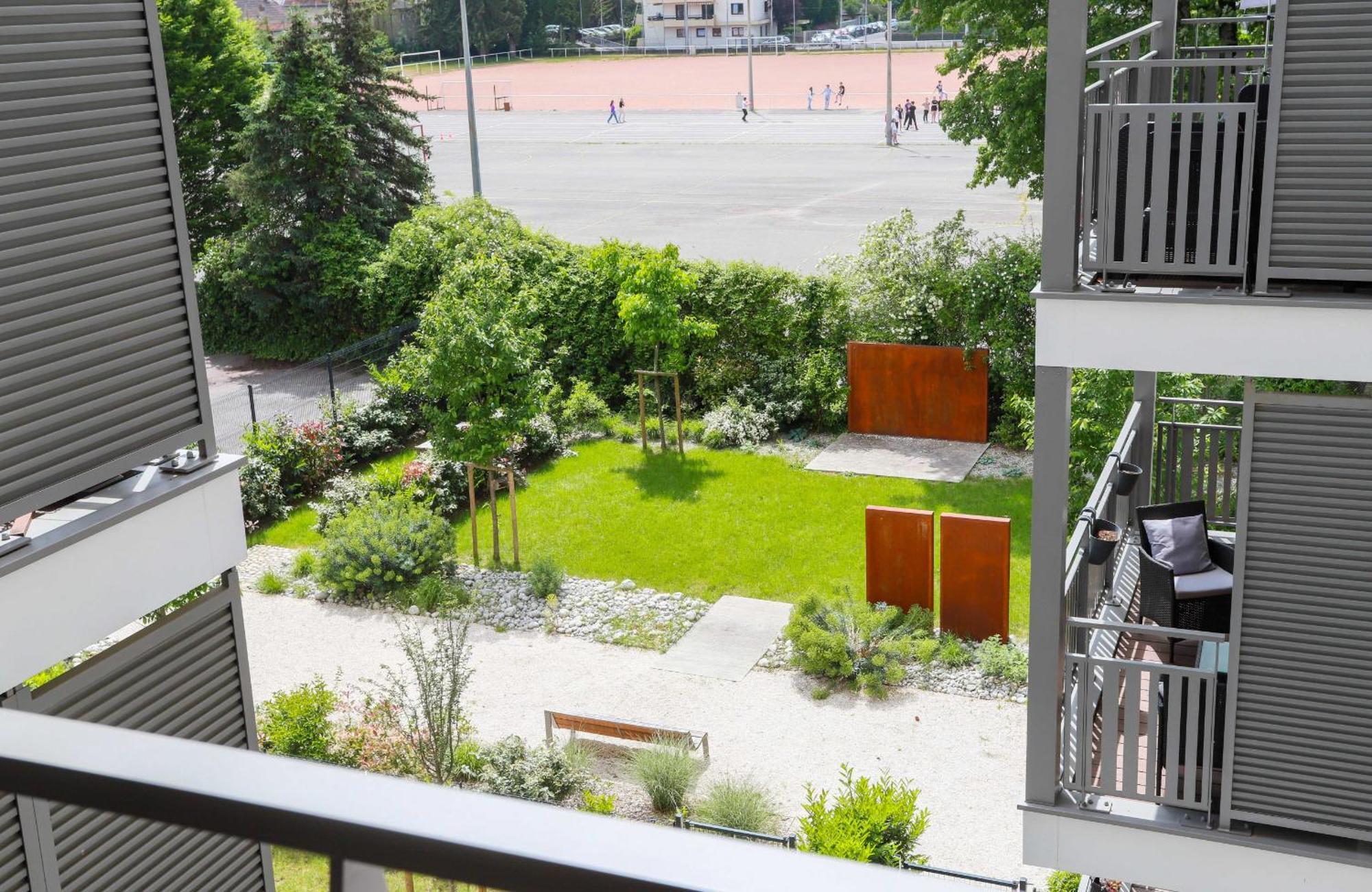 Gambetta Calme Et Confort Avec Balcon A Apartment Annecy