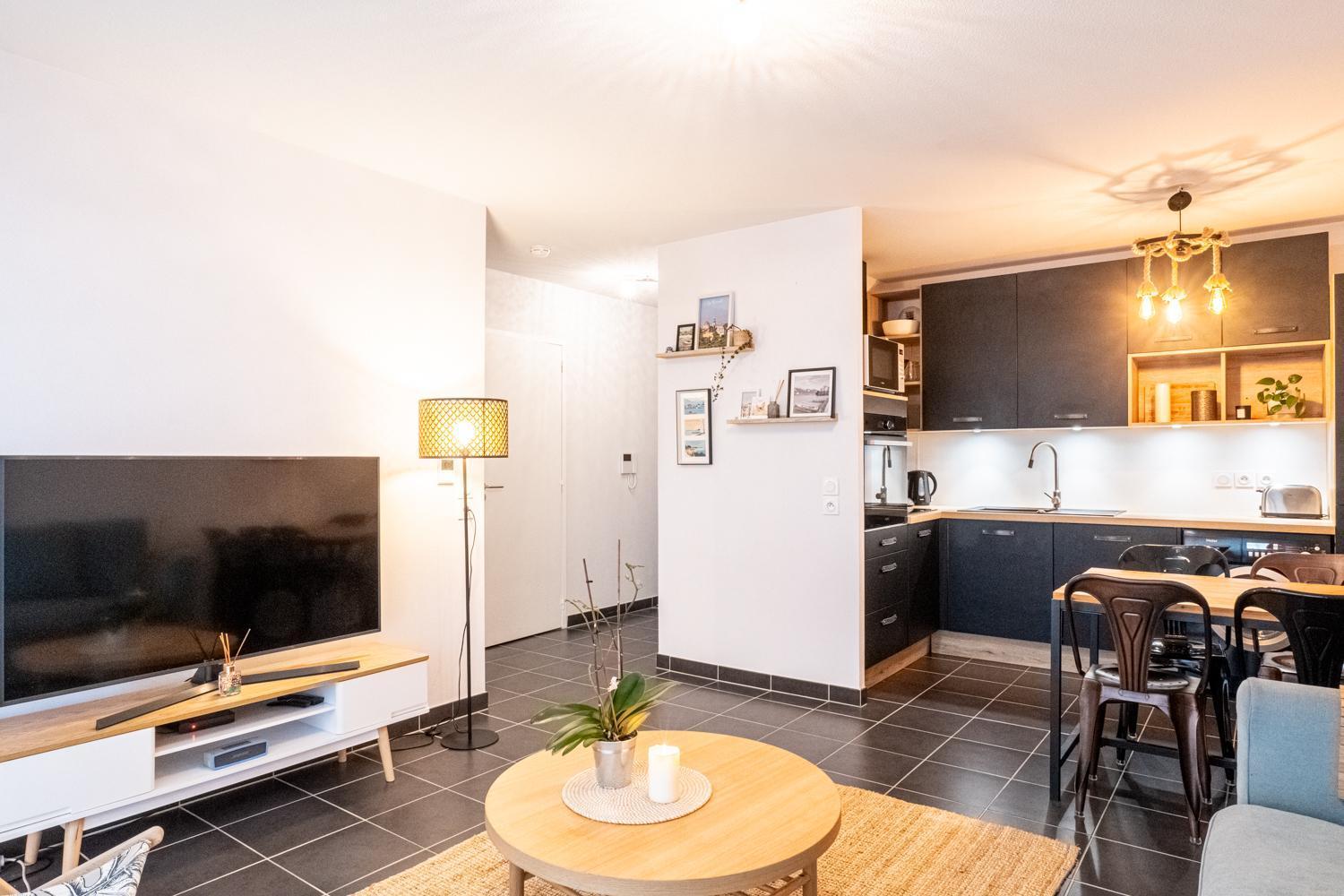 Apartment L'elegance : Grande Chambre/stationnement *