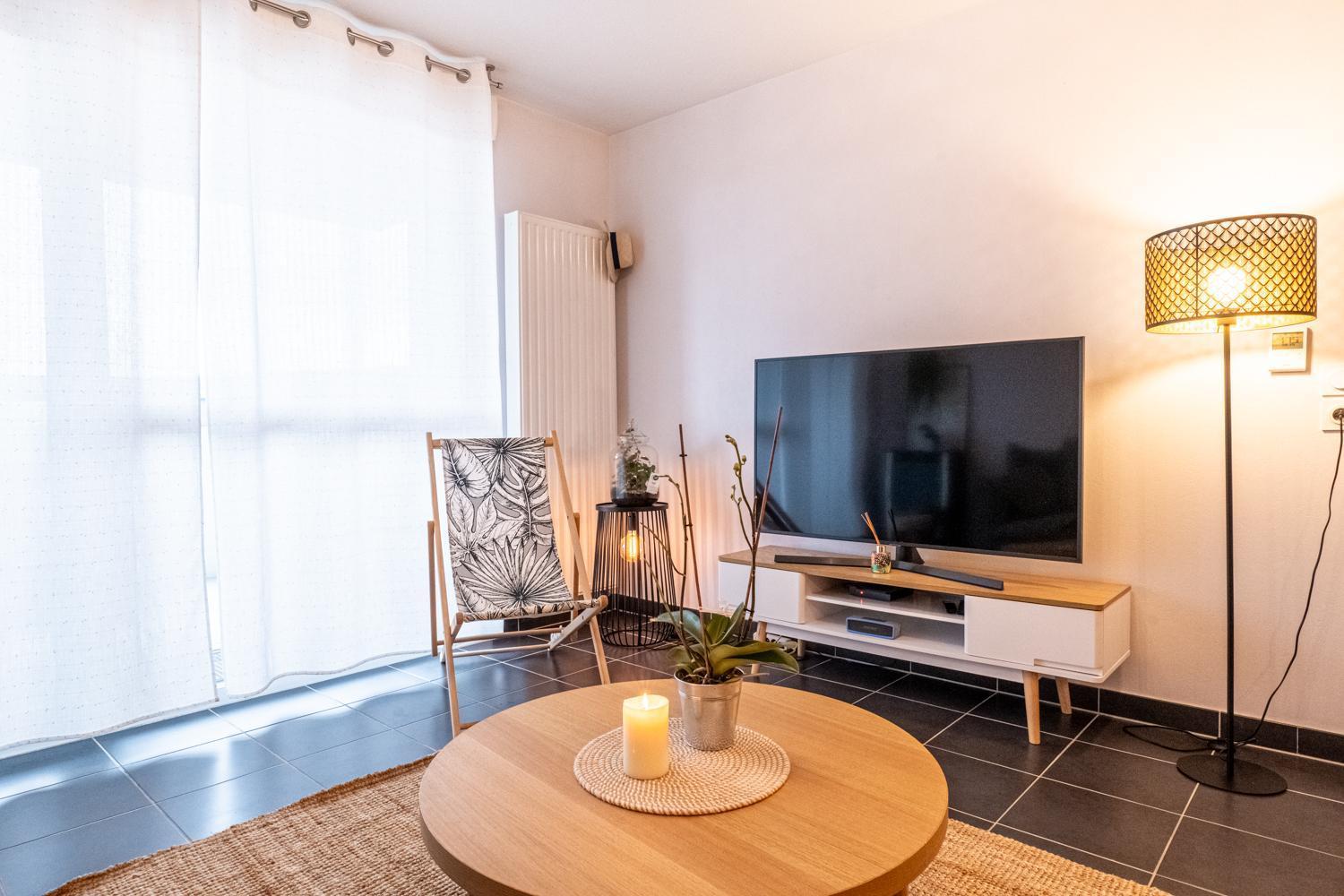 L'elegance : Grande Chambre/stationnement