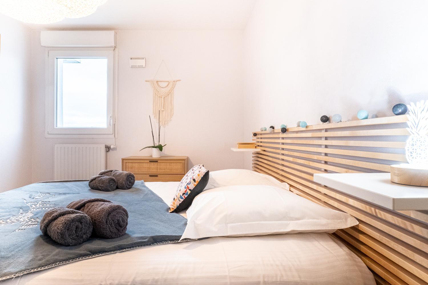Apartment L'elegance : Grande Chambre/stationnement *
