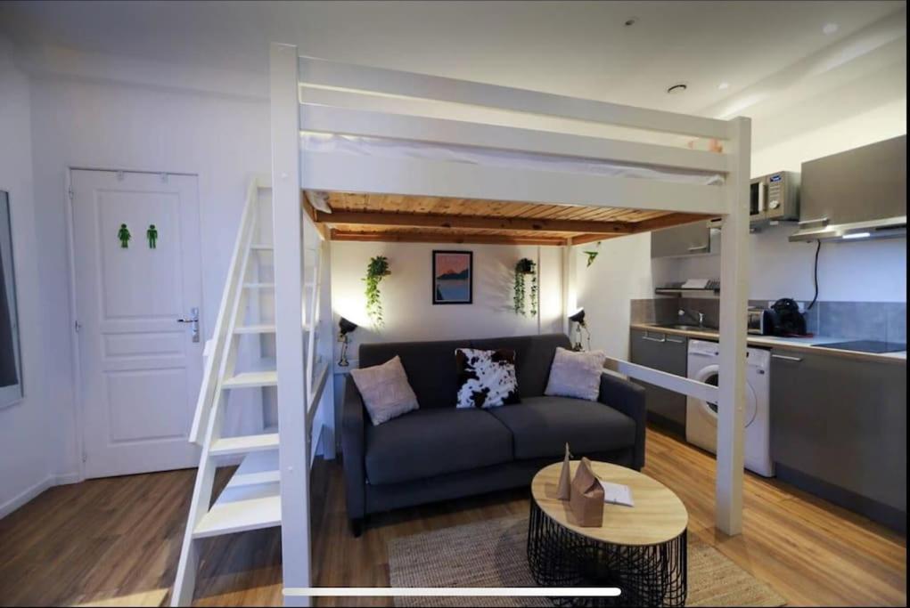 Apartment Escape - With Private Parking