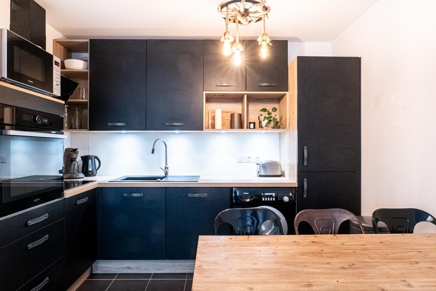 L'elegance : Grande Chambre/stationnement