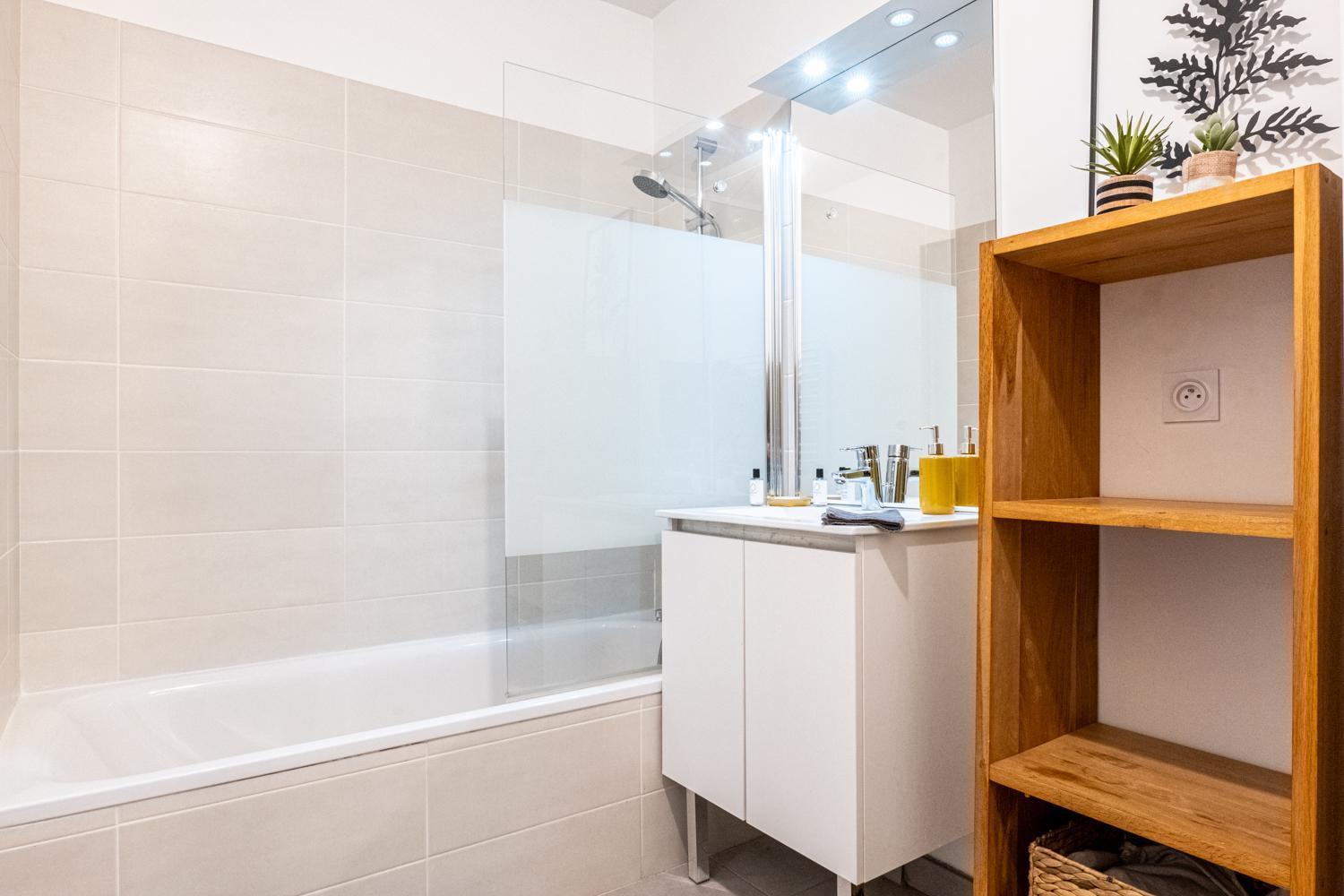 L'elegance : Grande Chambre/stationnement * Annecy