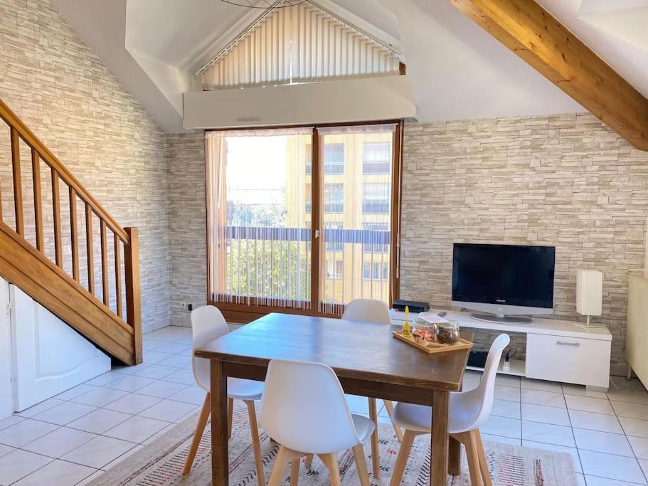 L'orme • Duplex Au Bord Du Canal Apartment *