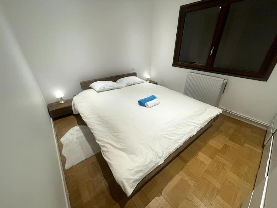Centre-ville: 3 Couchages, Parking Apartment