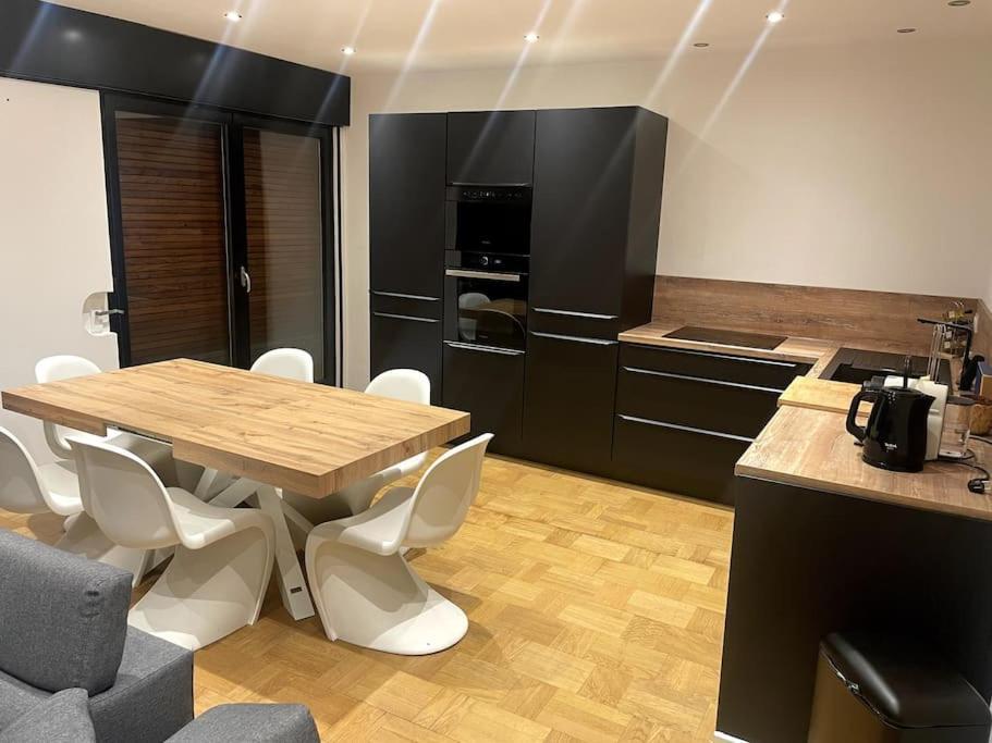 Apartment Centre-ville: 3 Couchages, Parking *