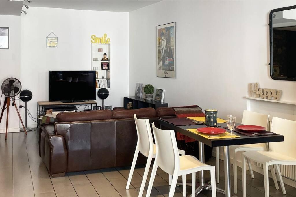 Sur Le Thiou, Cosy 2 Pers, En Vieille Apartment *