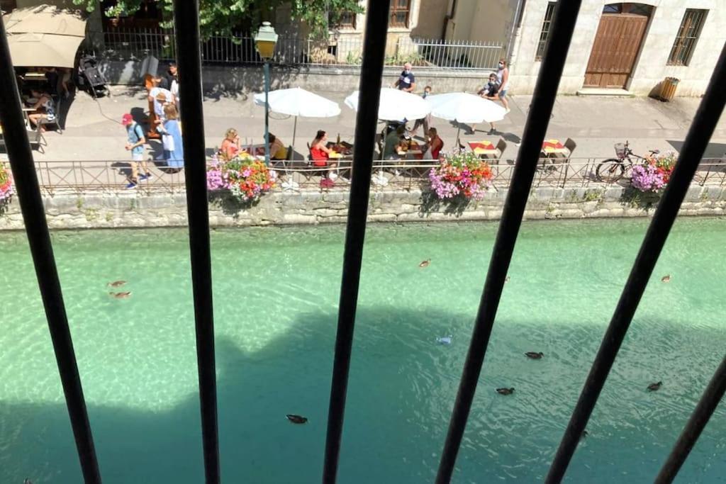 Sur Le Thiou, Cosy 2 Pers, En Vieille Apartment *