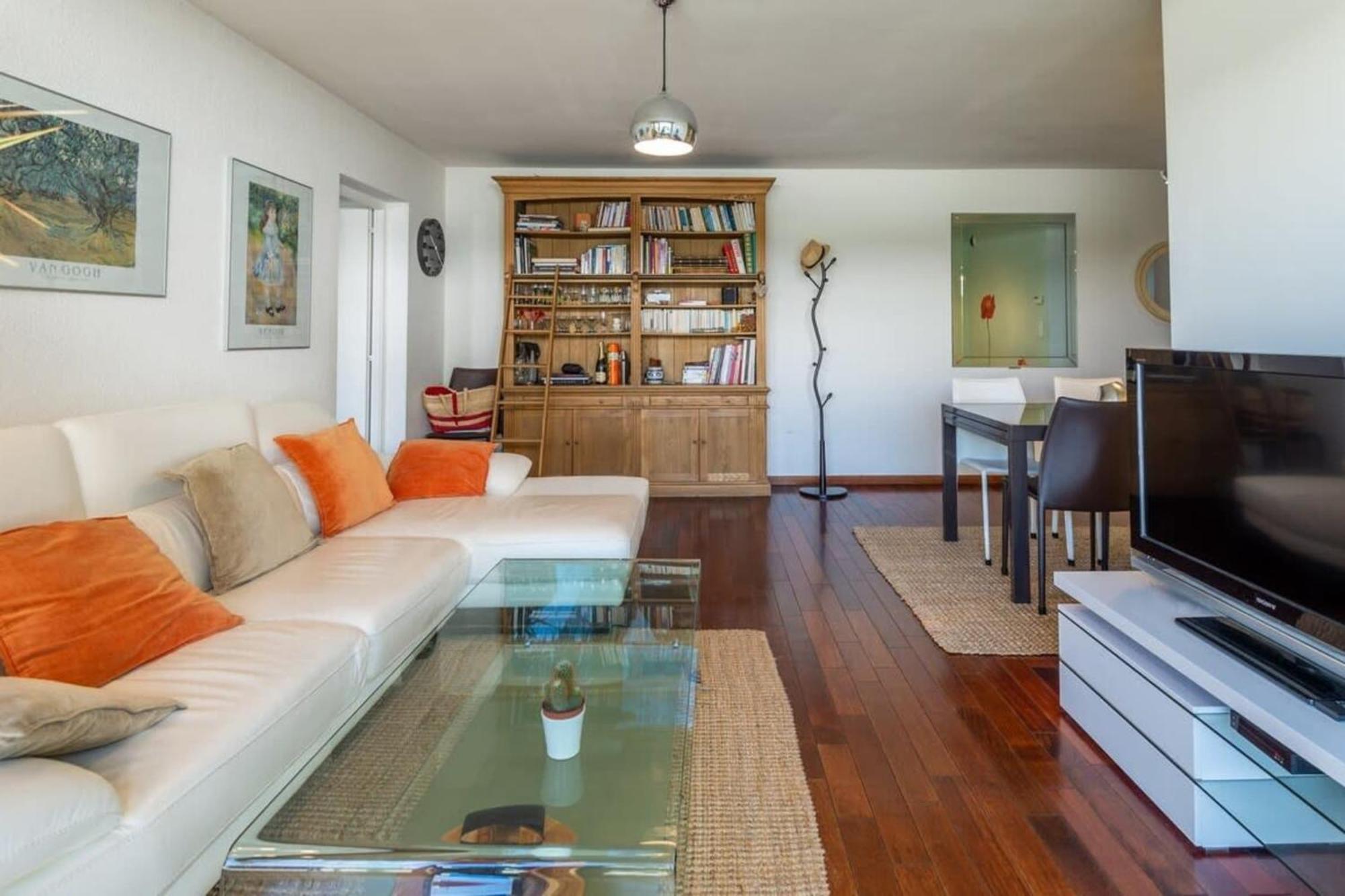 L'avant Scene Furnished Flat