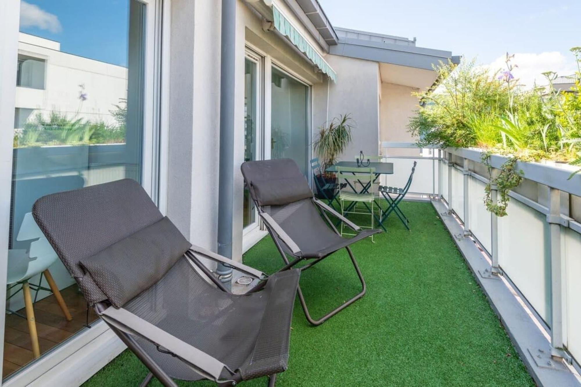 L'avant Scene Furnished Flat *